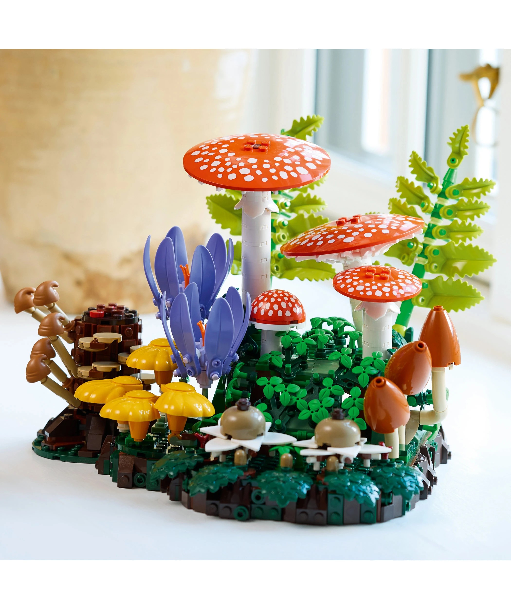 8 LEGO Botanicals Woodland Mushrooms 11505, 8 of 9