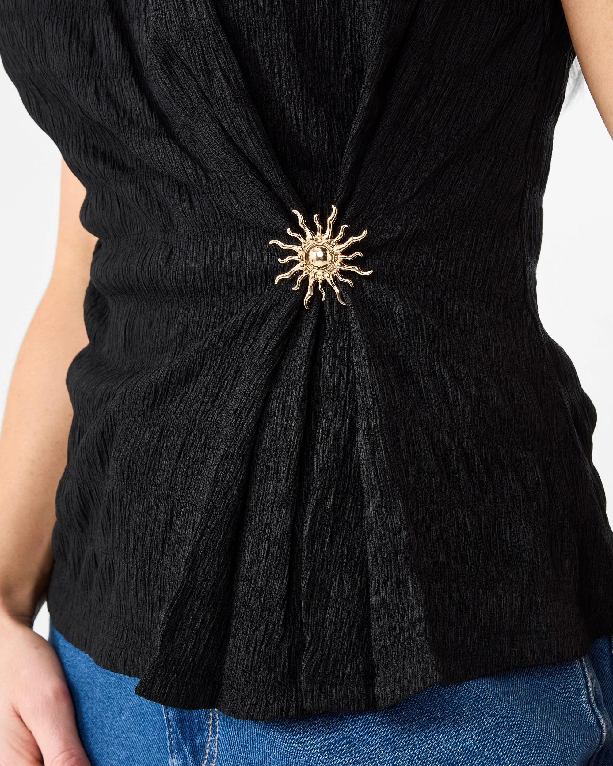 7 Sleeveless Pleat Detail Top Black, 7 of 7