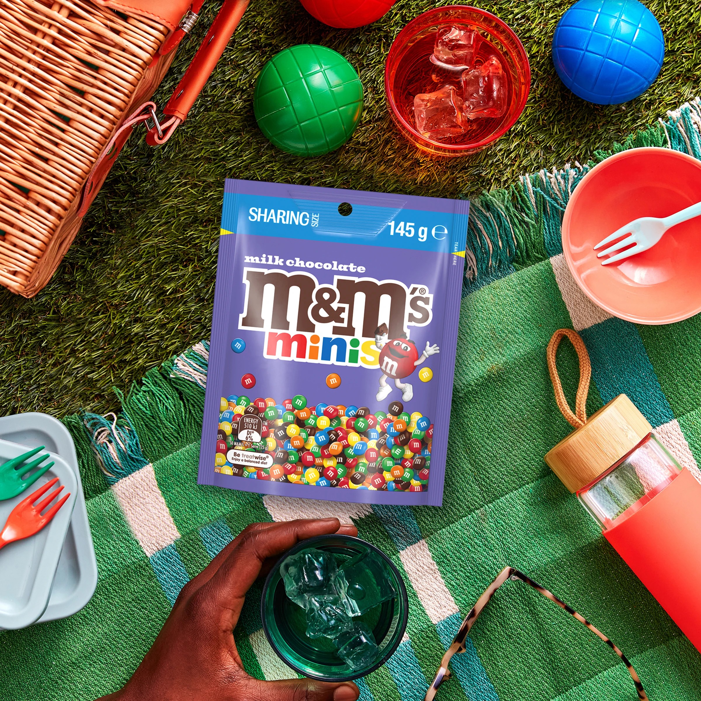 4 M&M's Minis Milk Chocolate Snack and Share Bag 145g, 4 of 5