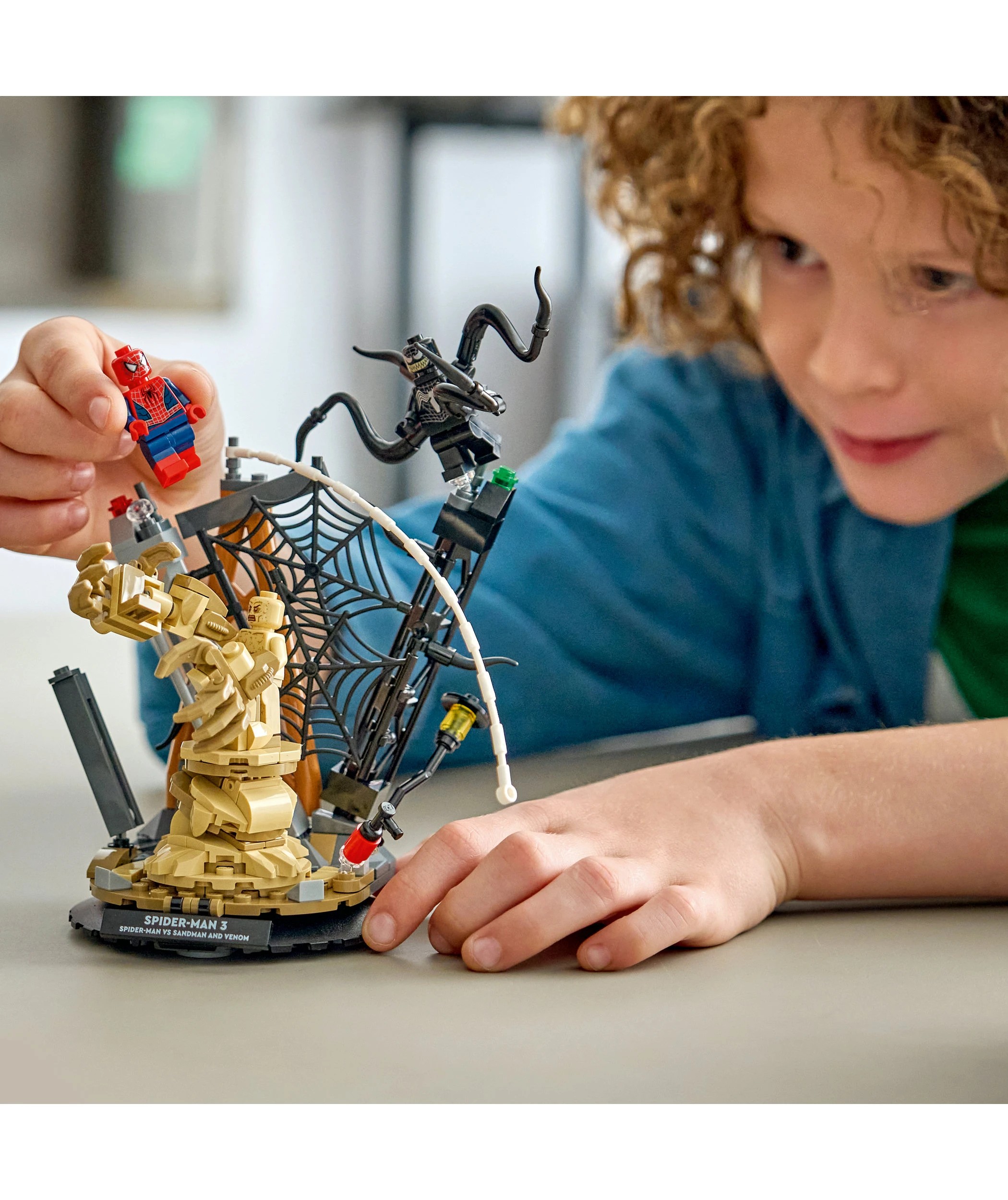 8 LEGO Super Heroes Epic Battle: Spider-Man vs. Sandman 76334, 8 of 10