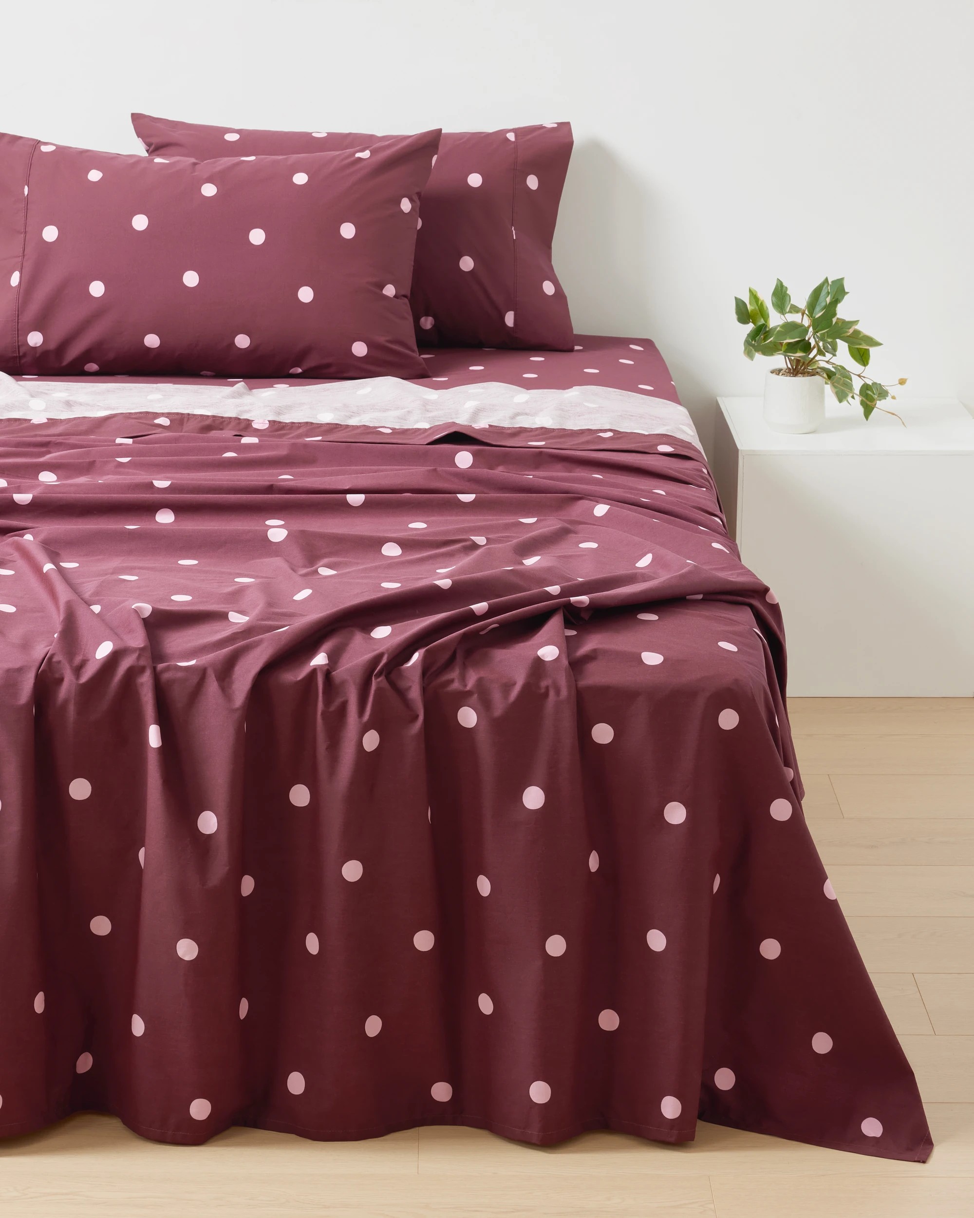 1 250 Thread Count Polka Dot Cotton Sheet Set - Double Bed, Fig and Pink, 1 of 7