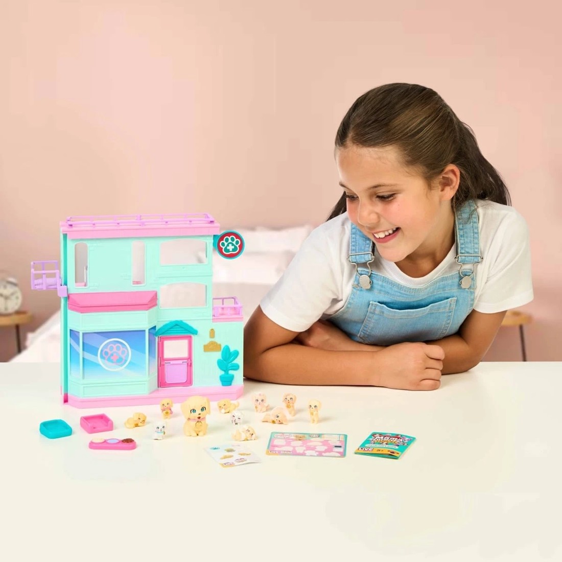 8 Little Live Pets Mama Surprise Families Baby Care Clinic Playset, 8 of 10