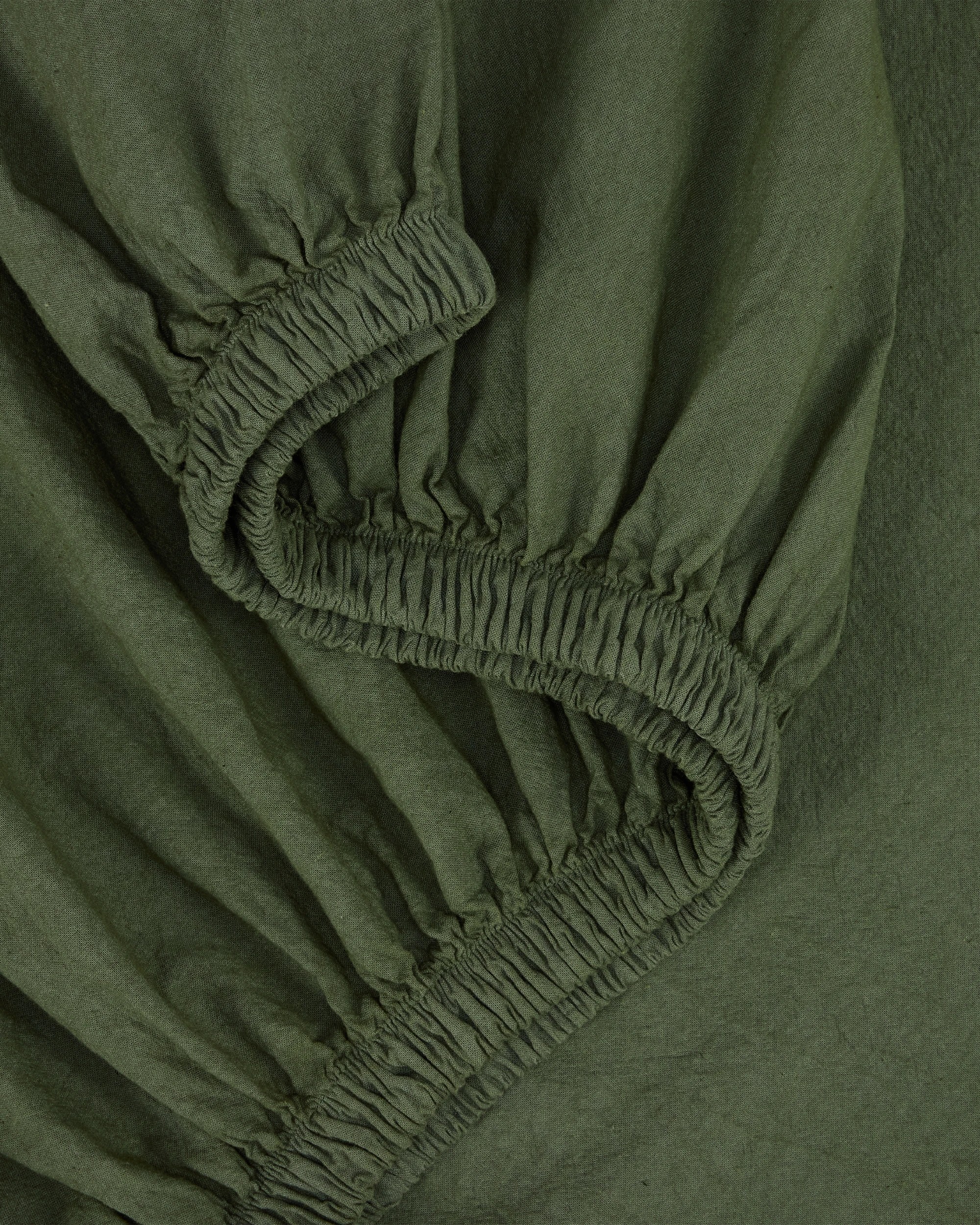 3 Stonewashed Cotton Sheet Set - Queen Bed, Green, 3 of 4