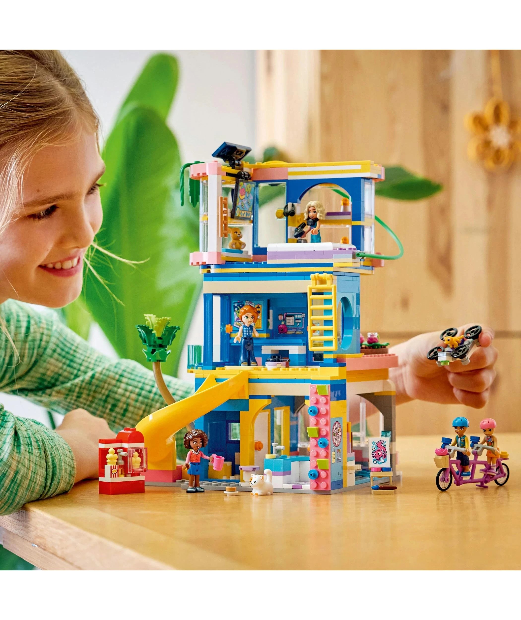 9 LEGO® Friends Heartlake City Friends Club House 42689 - Multi, 9 of 10