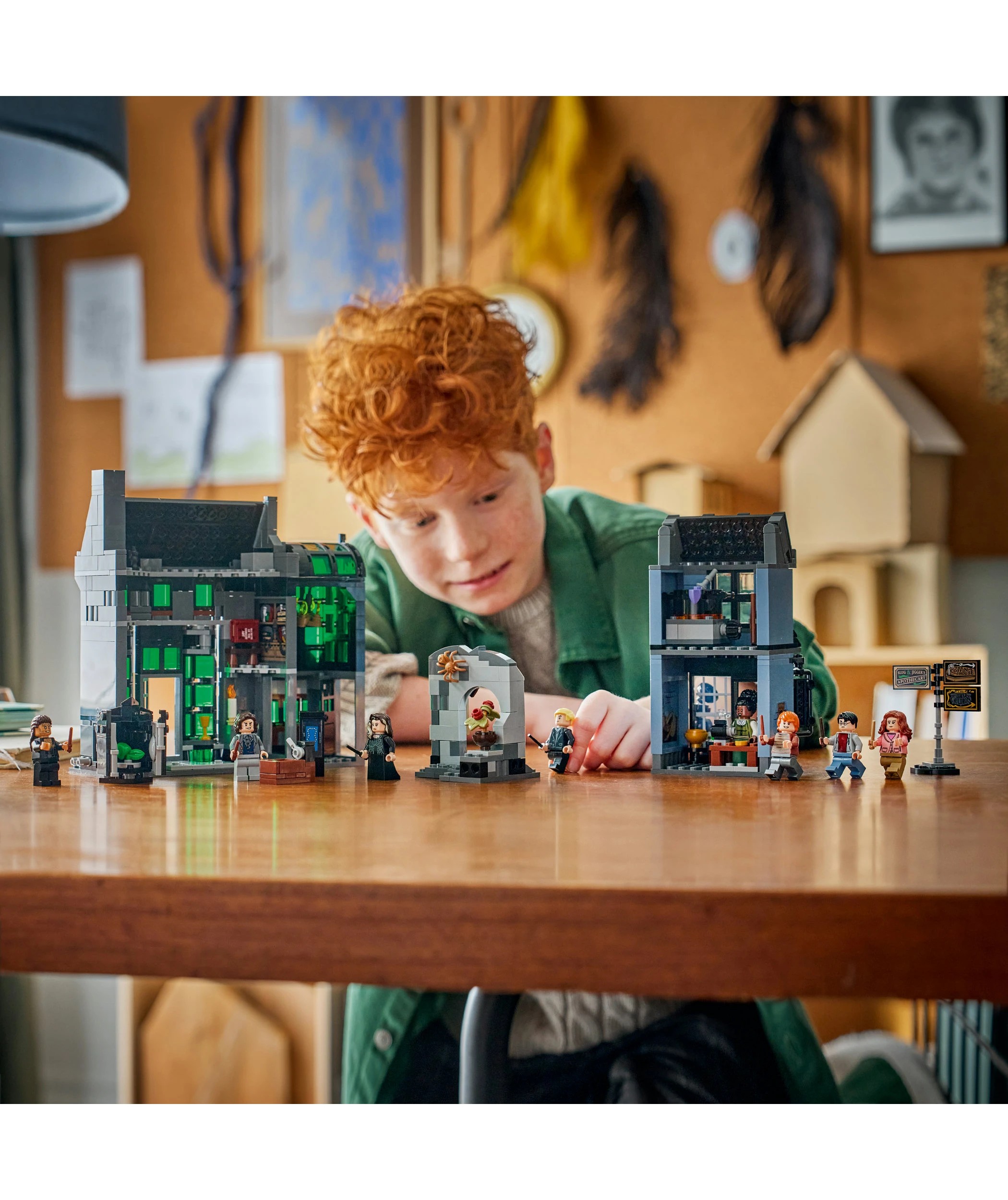 8 LEGO Harry Potter Knockturn Alley Wizarding Shops 76471, 8 of 10