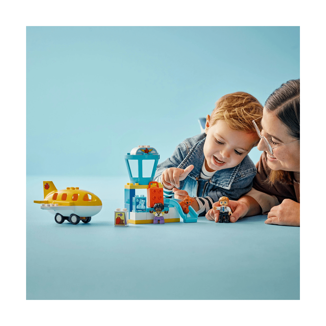 8 LEGO DUPLO Town First Time at the Airport 10443, 8 of 10