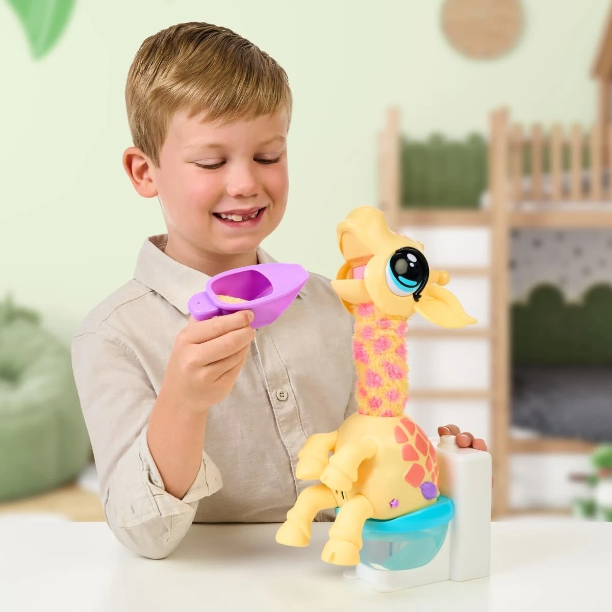 8 Little Live Pets Gotta Go Giraffe - Gigi, 8 of 10