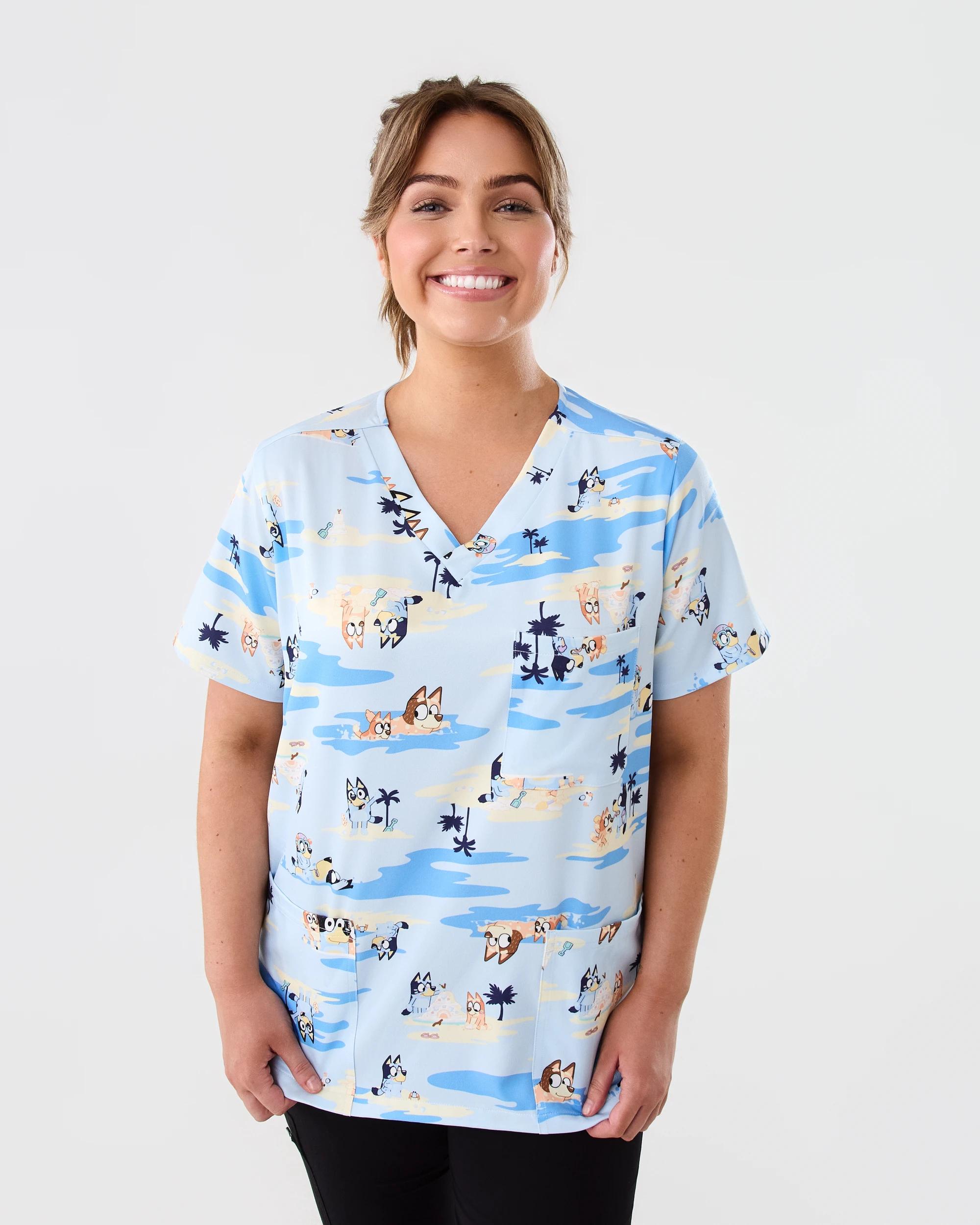 1 Workwear Bluey License Short Sleeve Unisex Scrub Top Bluey, 1 of 8