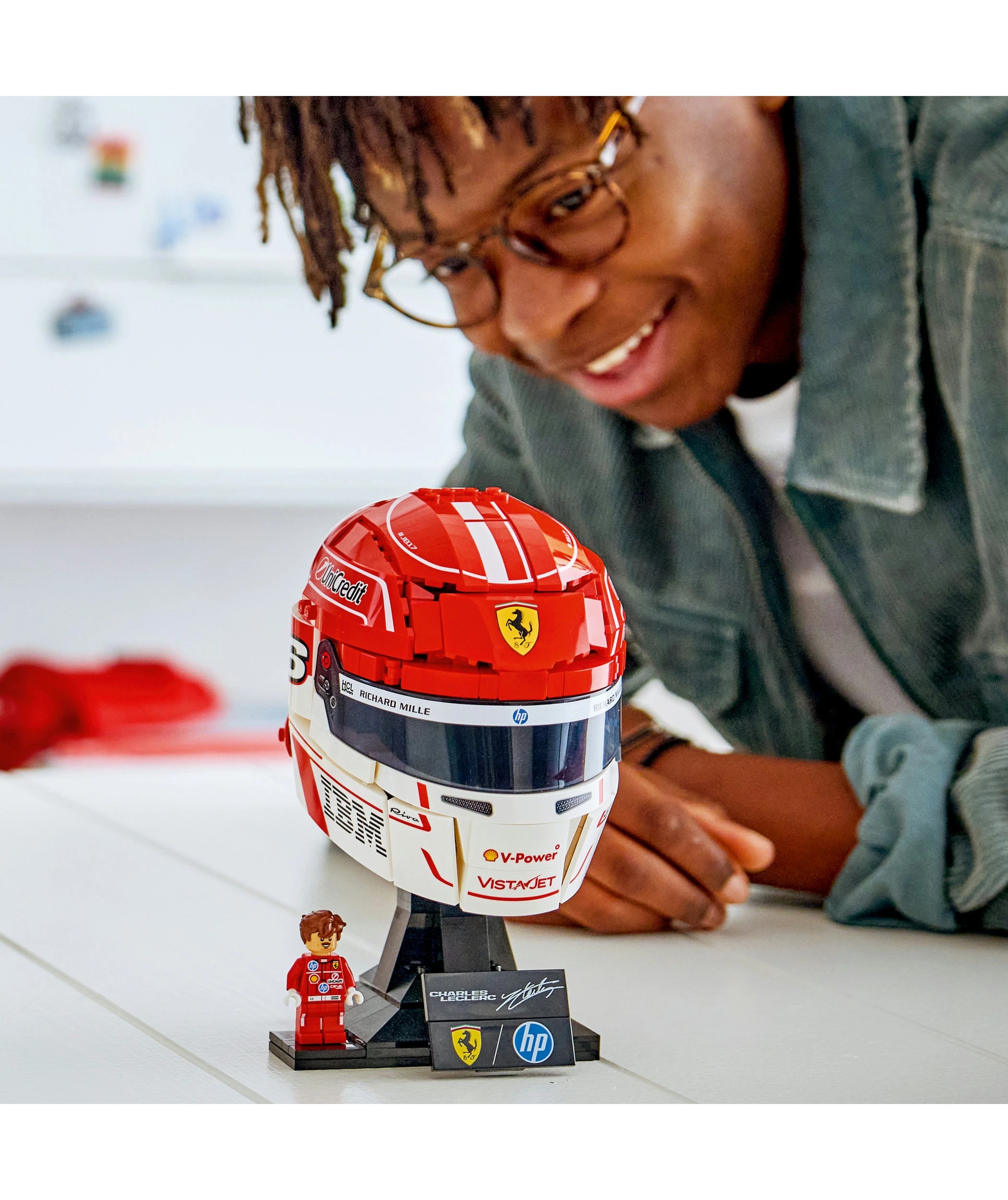 8 LEGO Editions Formula 1 Scuderia Ferrari HP Charles Leclerc Helmet 43014, 8 of 10
