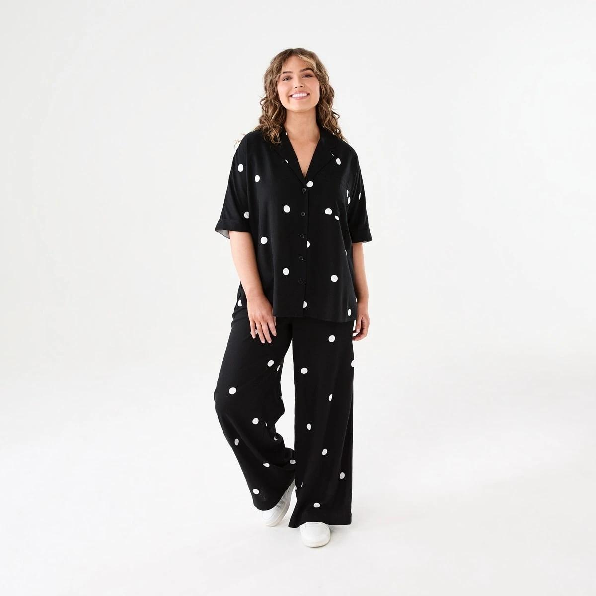 8 Short Dolman Sleeve Shirt POLKA DOT BLACK, 8 of 8