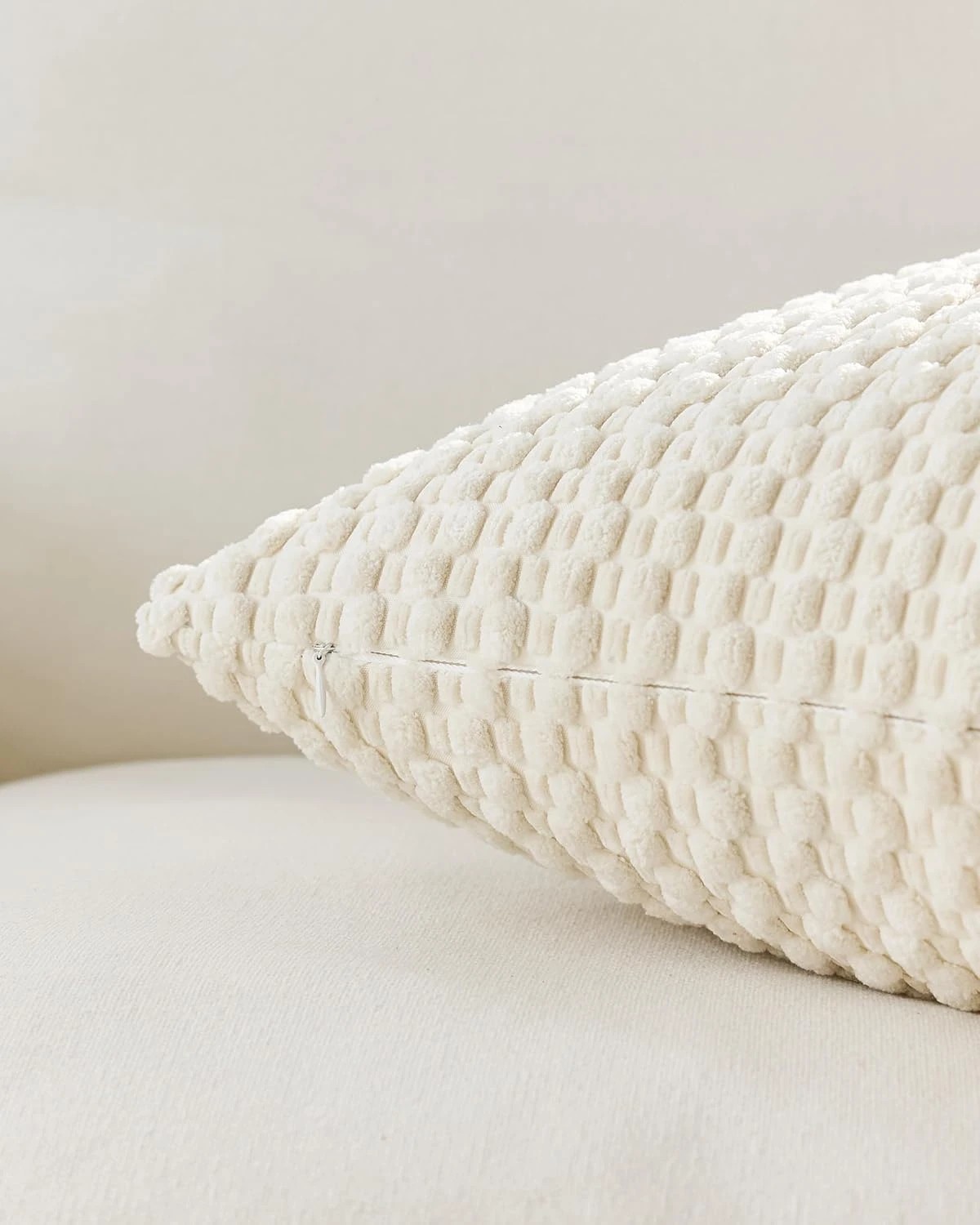 2 Gioia Casa 2-Pack Bubble Corn Cushion Covers 45cm x 45cm - Snow, 2 of 3