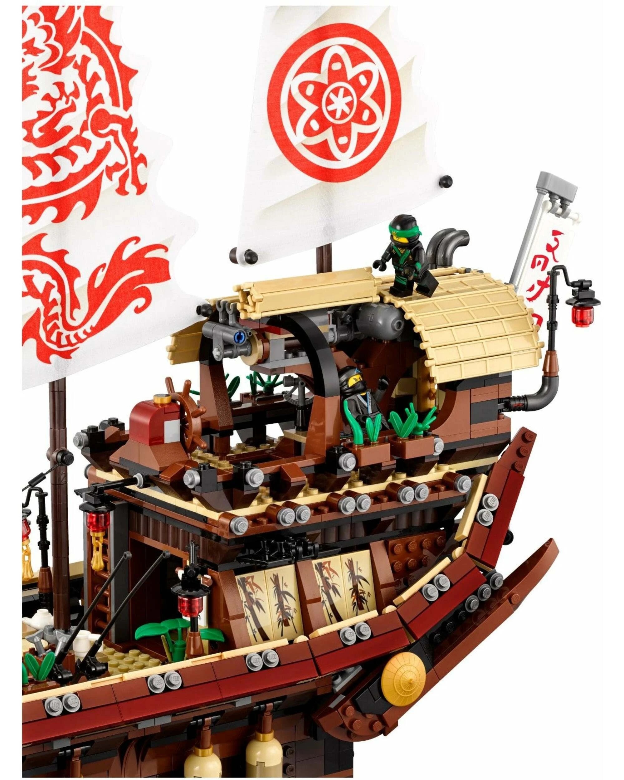 2 LEGO 70618 Destiny's Bounty: Ninja Ship & Training Base, 2 of 3