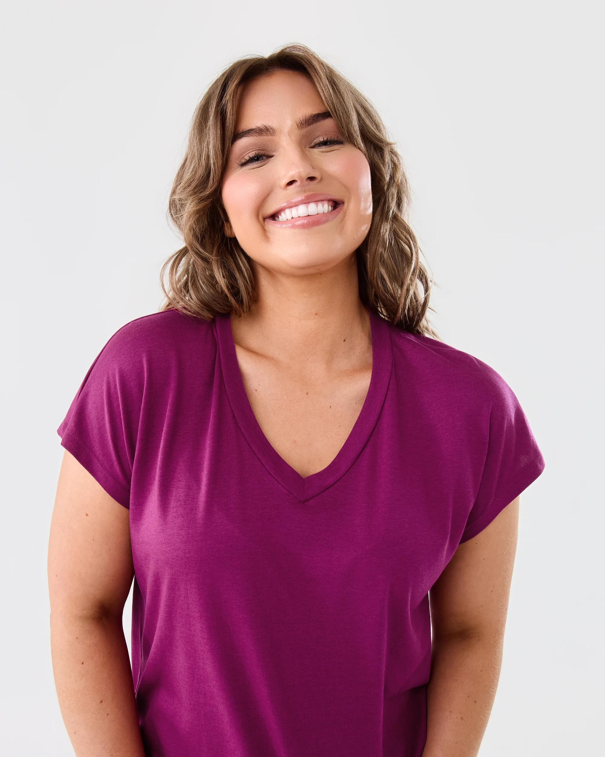 4 Short Extended Sleeve V-Neck T-shirt Fuscia, 4 of 6