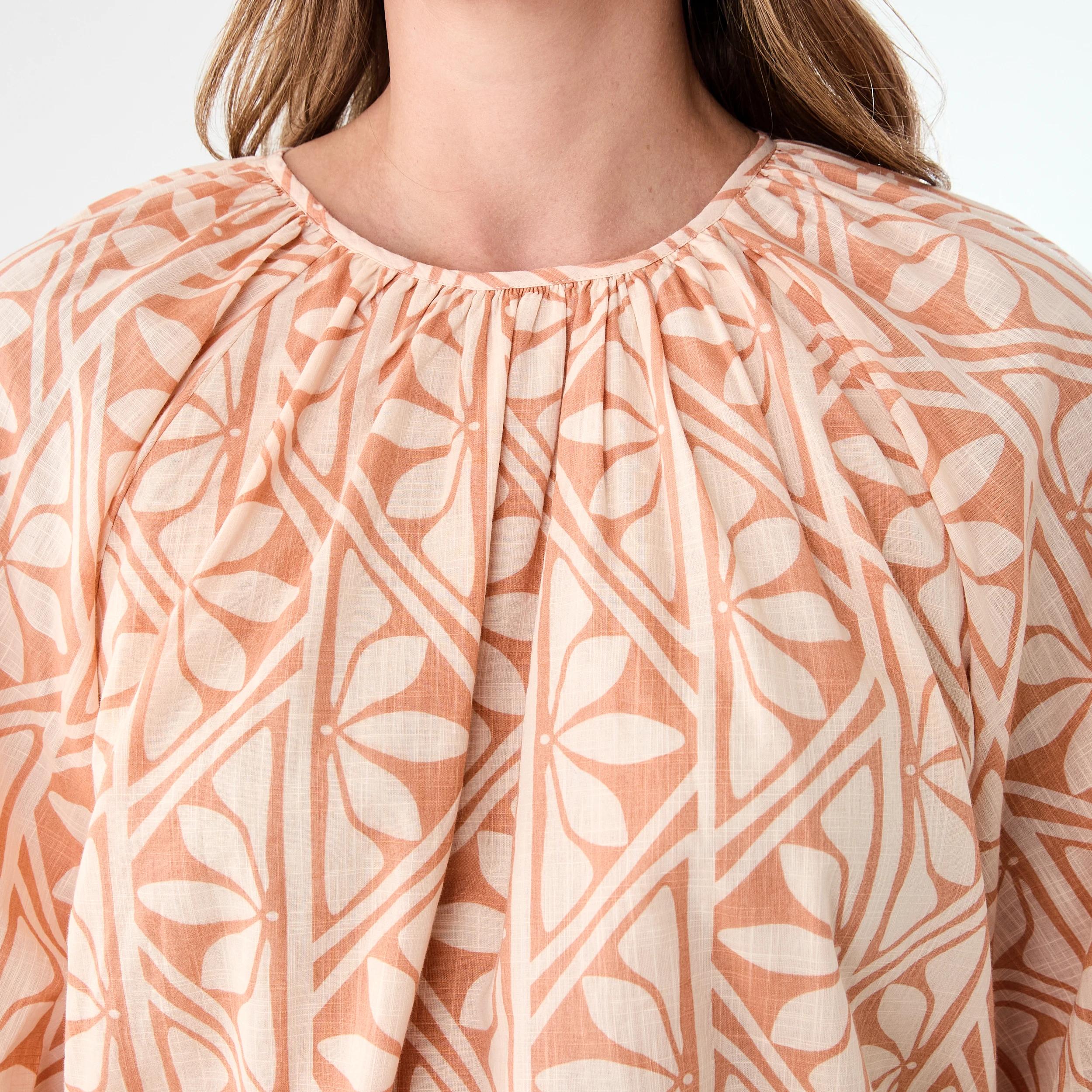 5 Long Sleeve Waist Tie Raglan Top Flrl Tile, 5 of 6