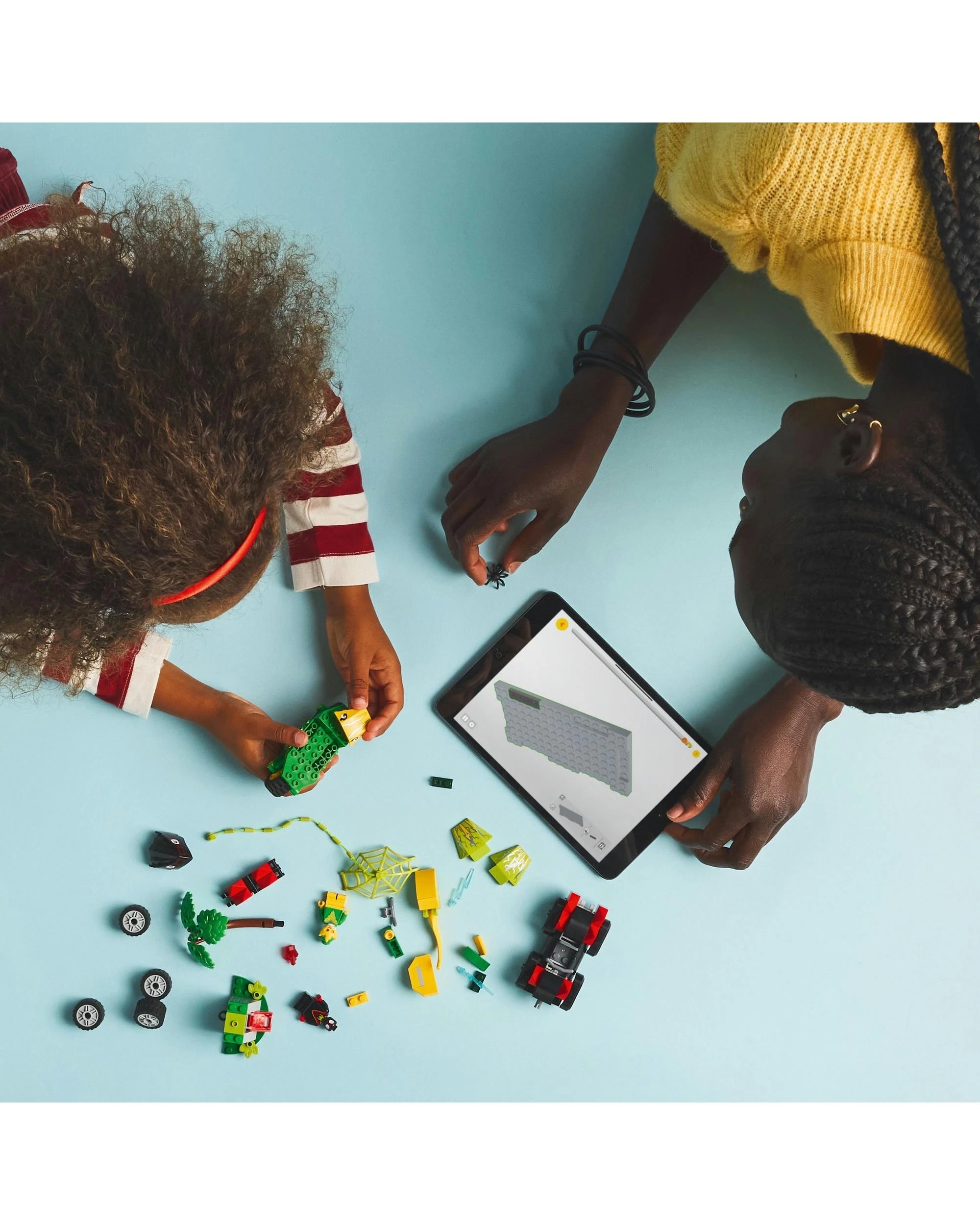 3 The LEGO Group LEGO Spidey Spin and Electro Dinosaur Vehicle Chase - 11198, 3 of 10