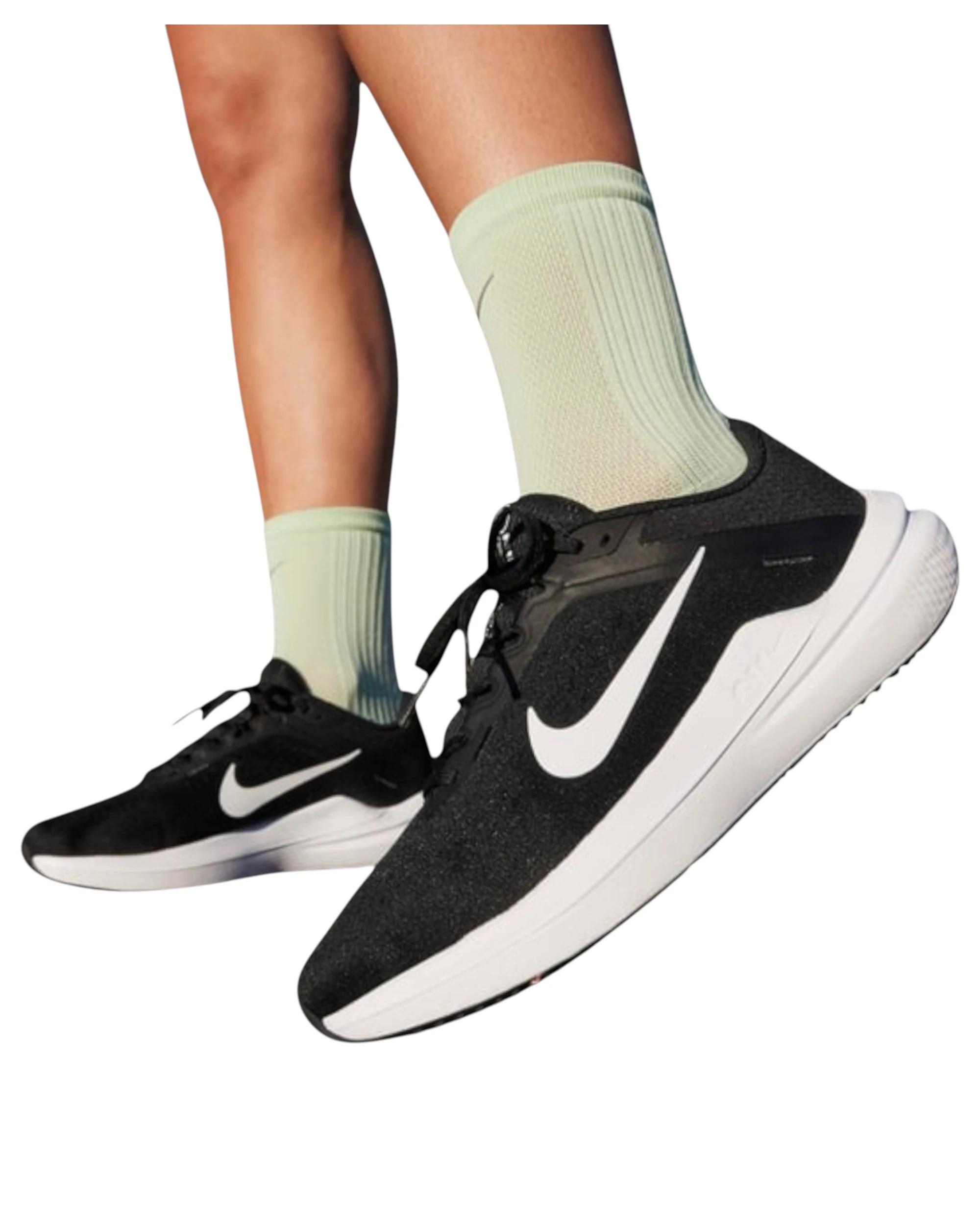 10 Nike Womens Air Winflo 10 Black/ White Athletic Running Shoes BLACK/WHITE, 10 of 10