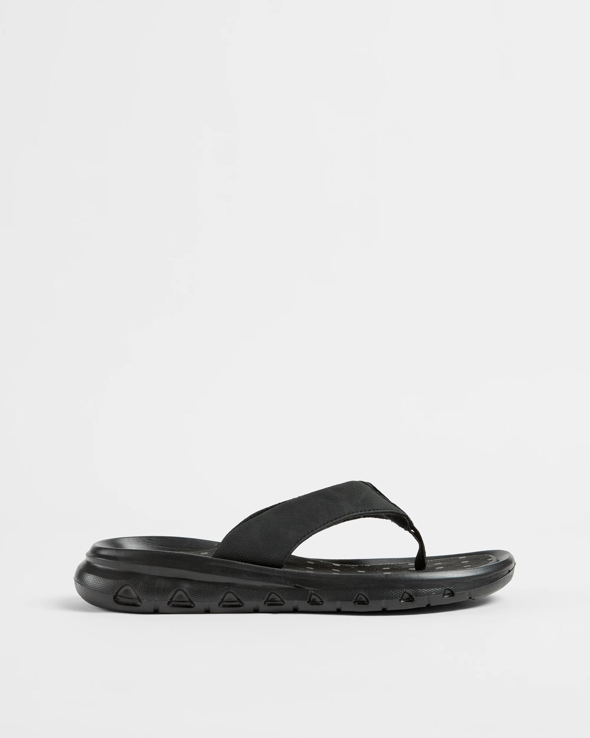 1 Target Mens Elevated Sporty Thongs BLACK, 1 of 3