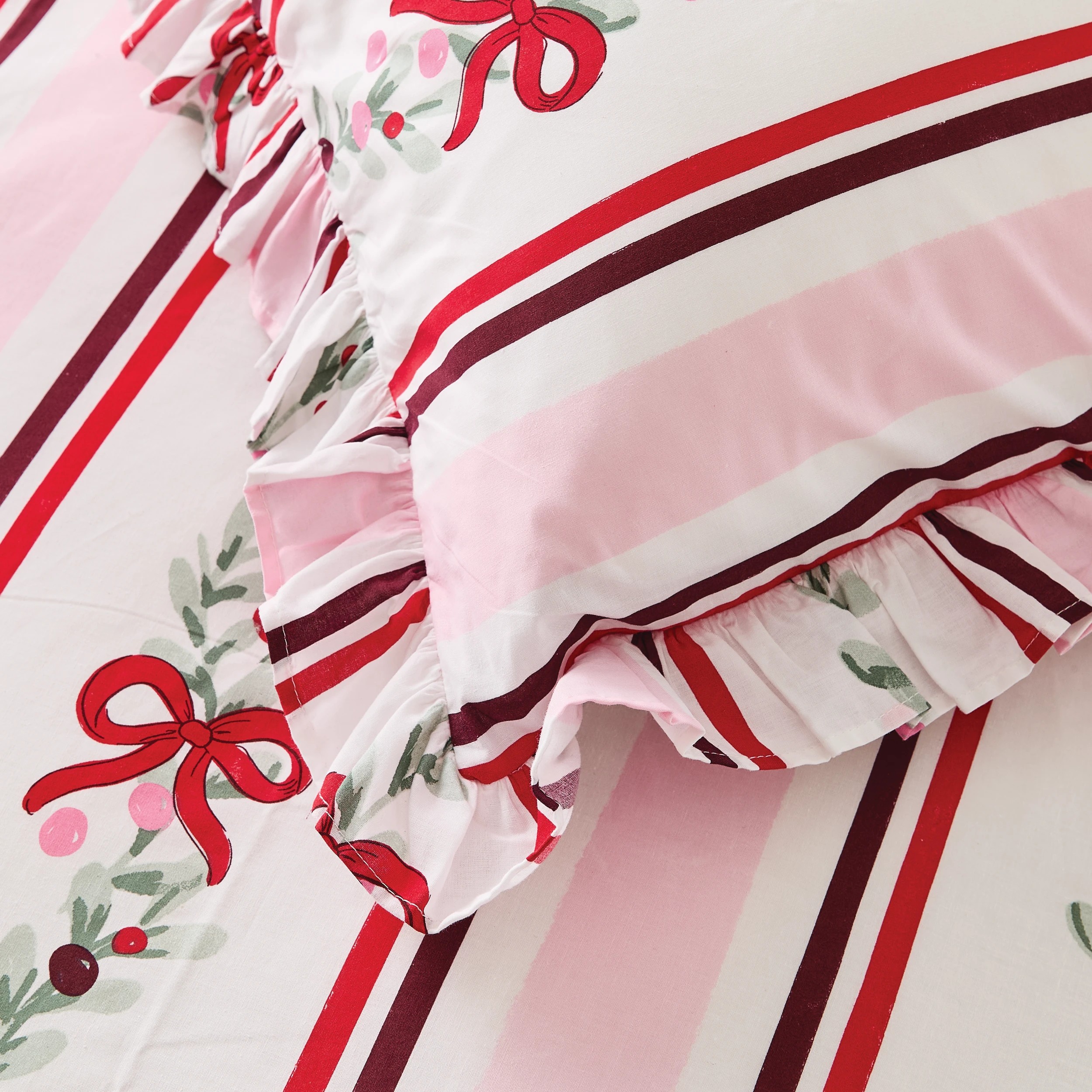 4 Festive Floral Cotton Rich Reversible Quilt Cover Set - King Bed, 4 of 7