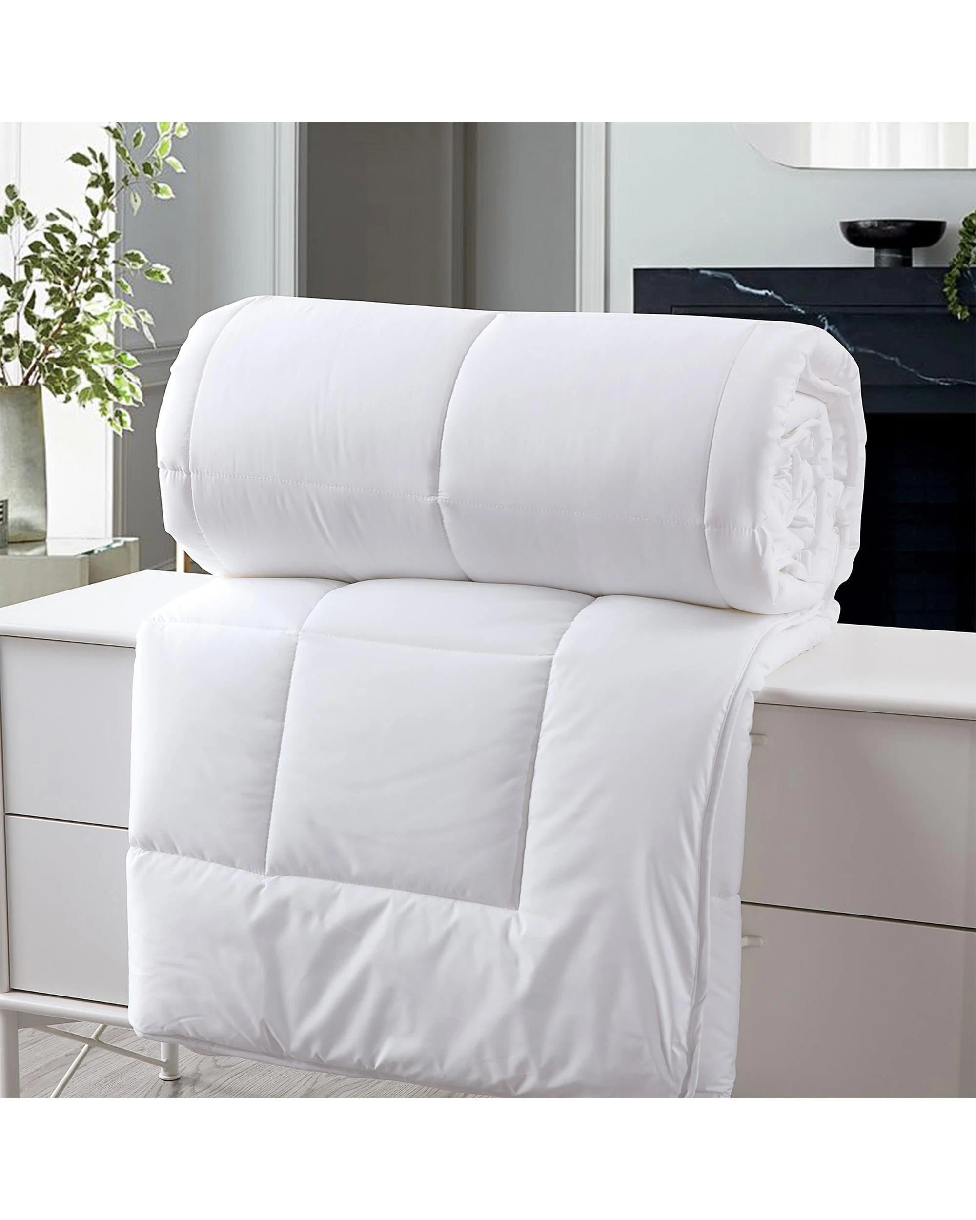 4 Royal Comfort 260GSM Deluxe Eco-Silk Touch Quilt 100% Microfibre Cover King - King Bed - White, 4 of 7
