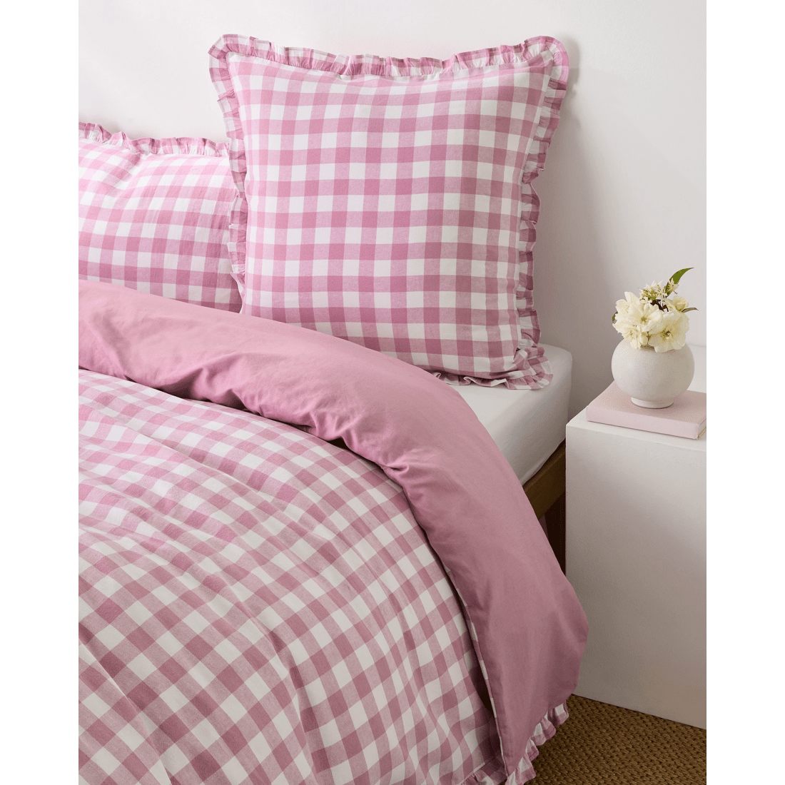 1 Target Lulu Gingham Linen/cotton European Pillowcase
 - Queen Bed
 - Pink, 1 of 3
