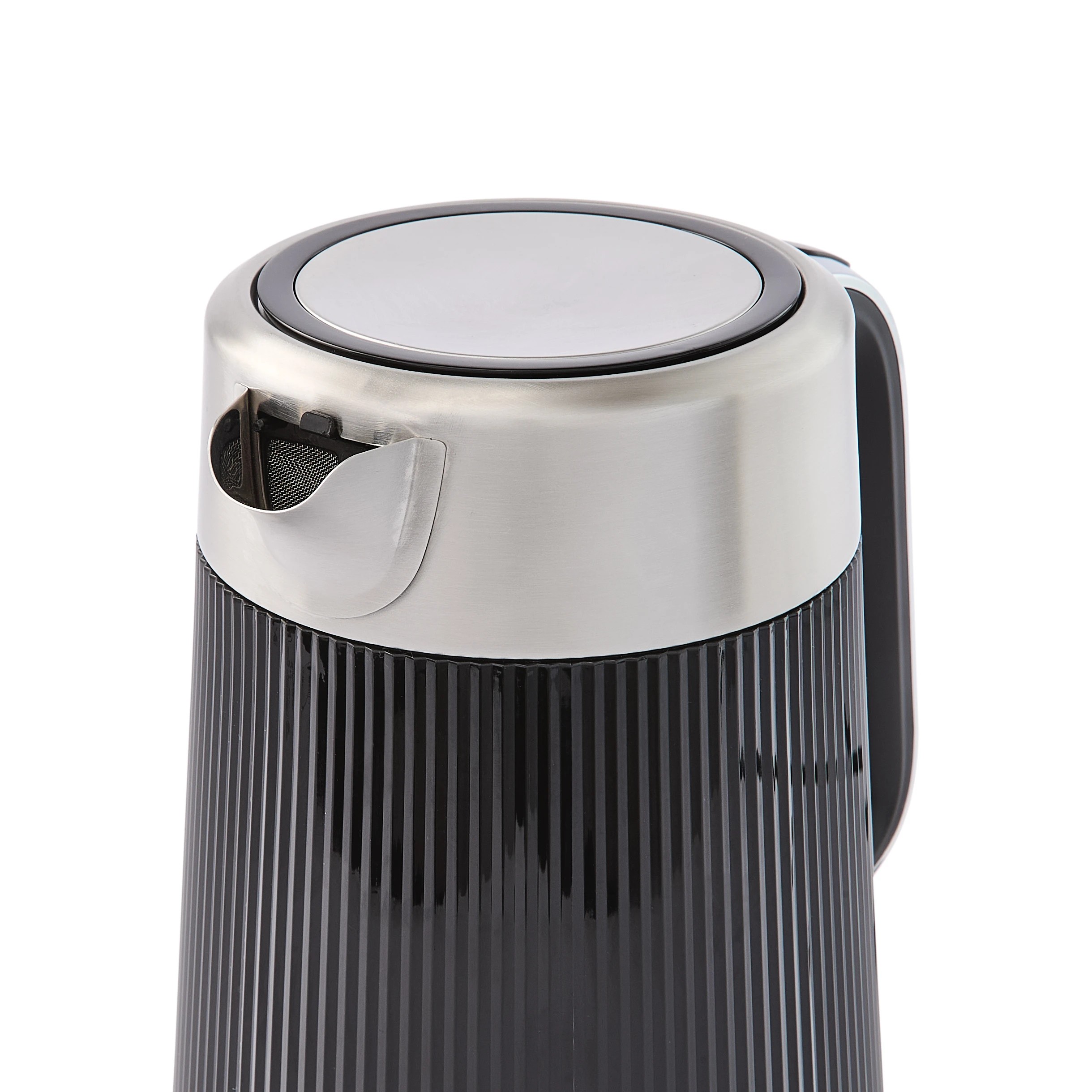 3 1.7L Ribbed Kettle - Black, 3 of 6