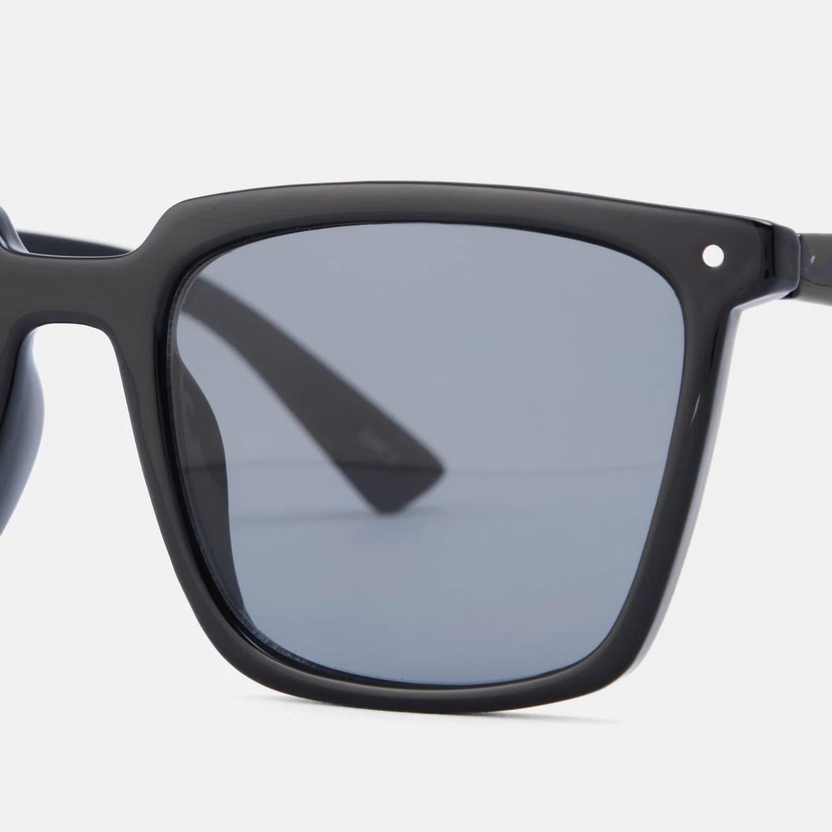 4 Classic D Frame Sunglasses Black, 4 of 6