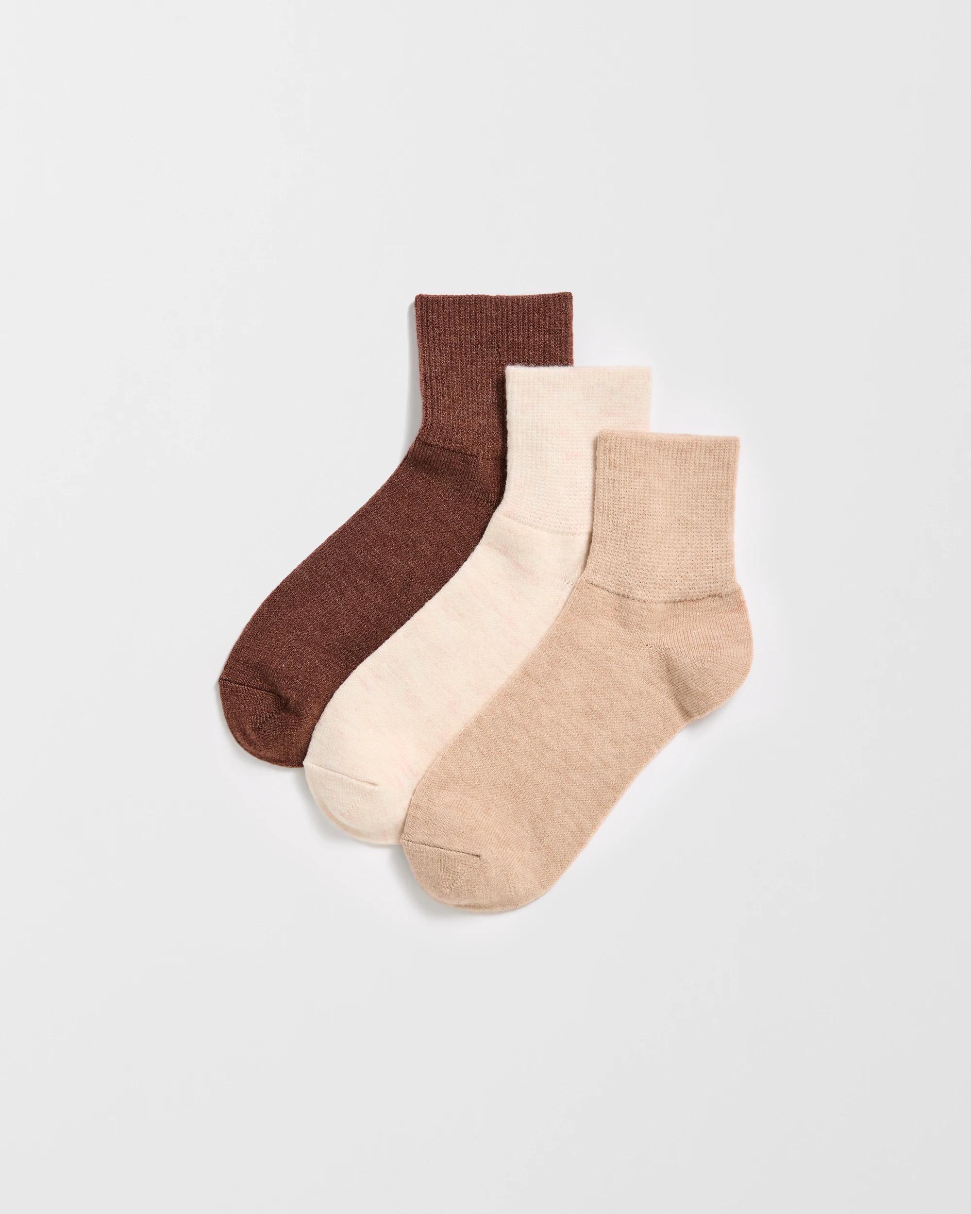 3 Target Woman 3 Pack Quarter Crew Wool Socks NEUTRAL, 3 of 3