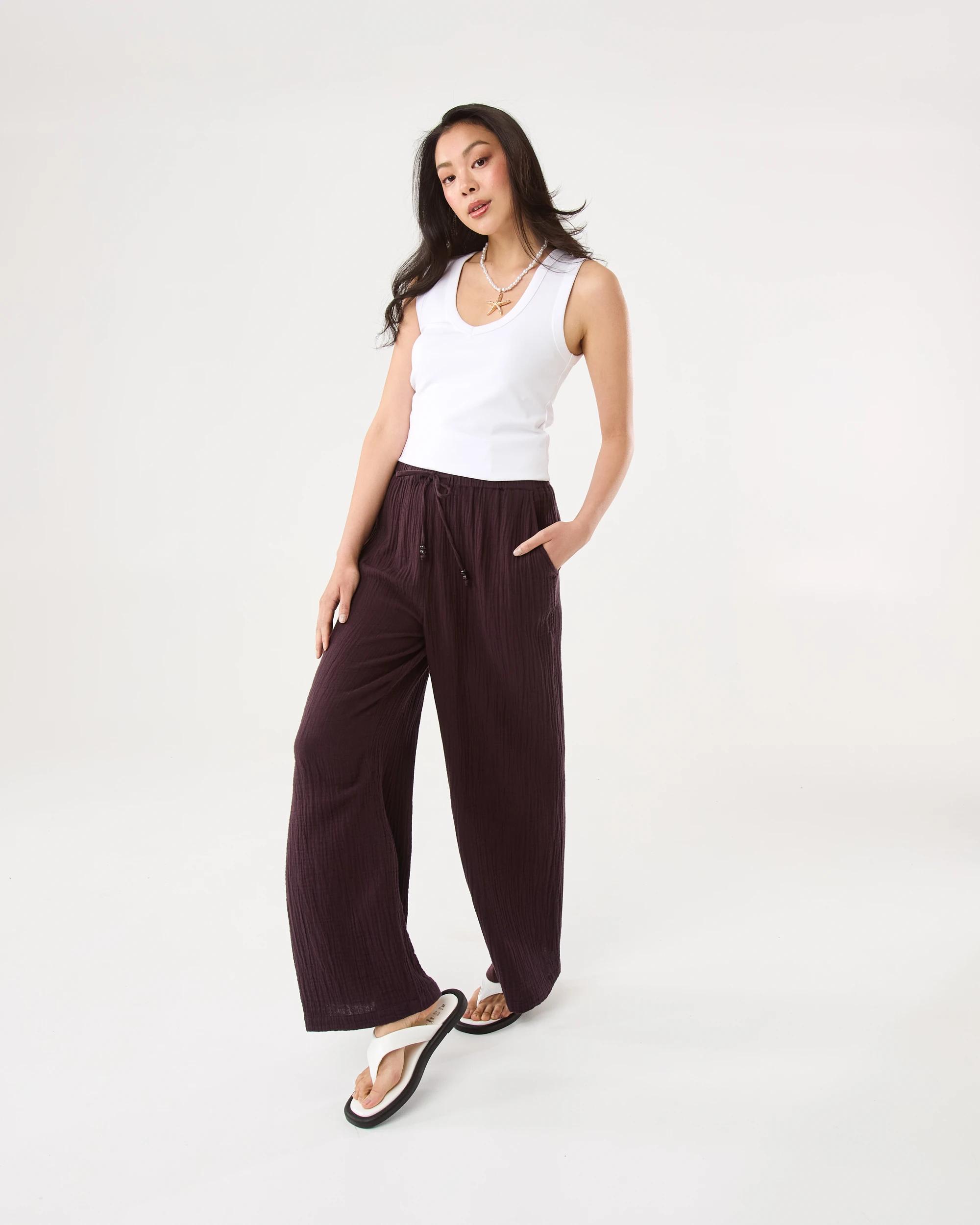 3 Sleeveless Elevated V-Neck Top White, 3 of 7