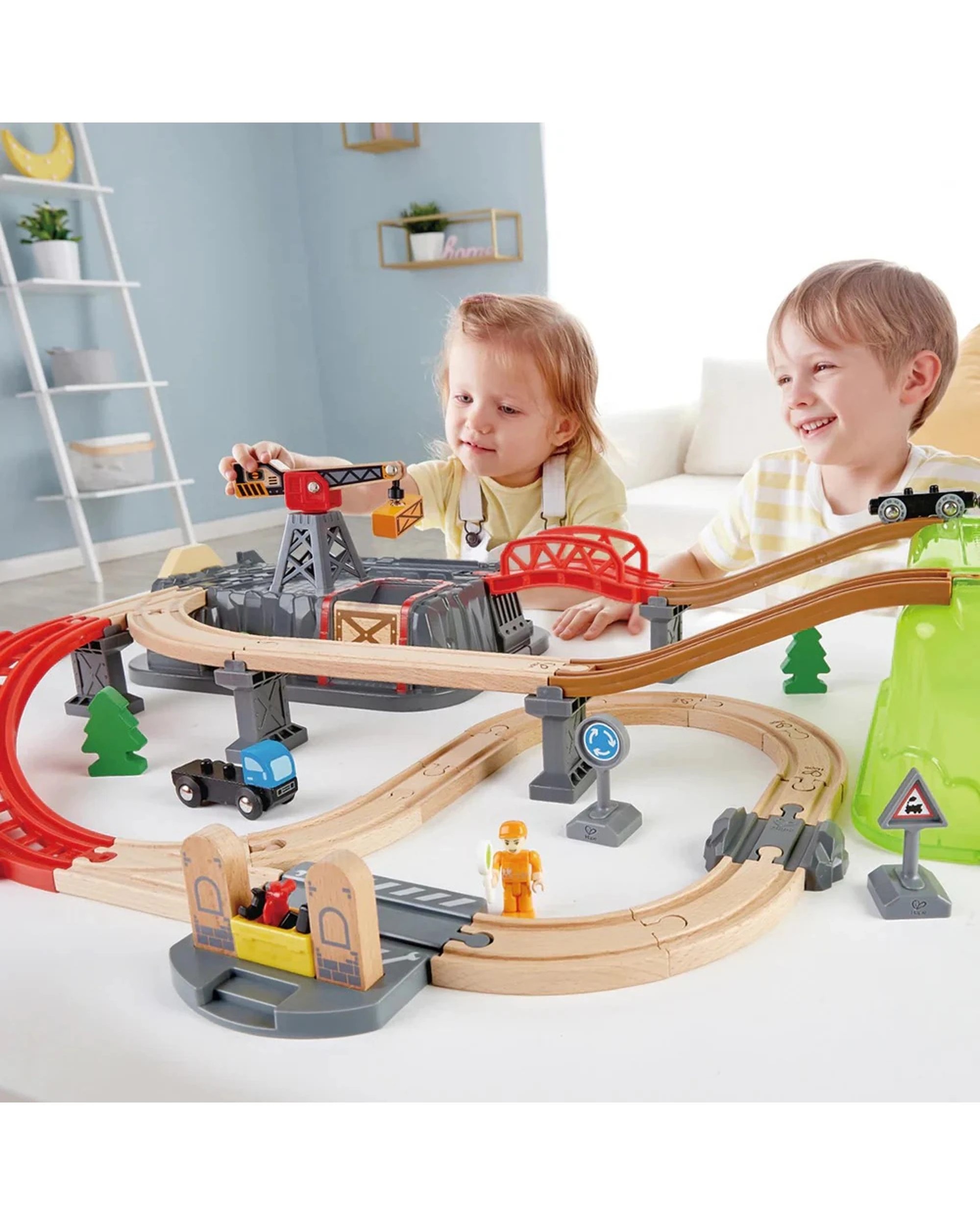 4 Hape Railway Bucket Builder Set, 4 of 6