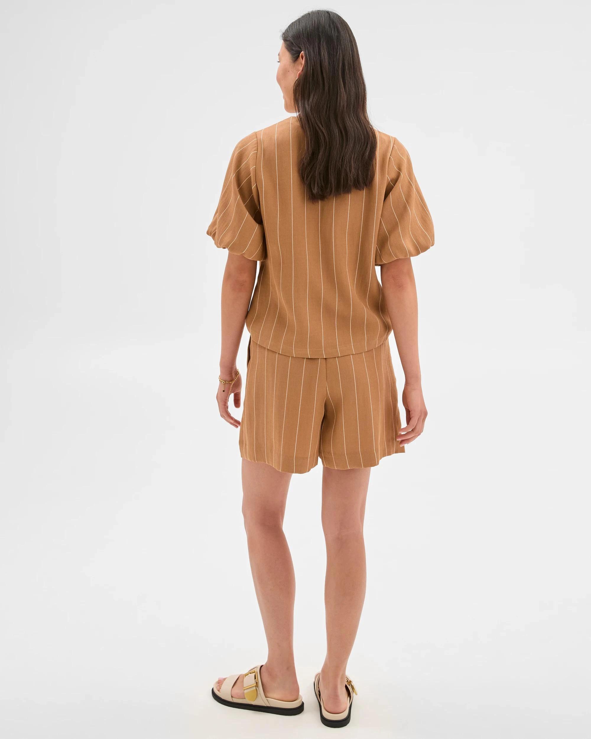 6 Pleat Waist Wide Leg Shorts - Preview CARAMEL STRIPE, 6 of 6