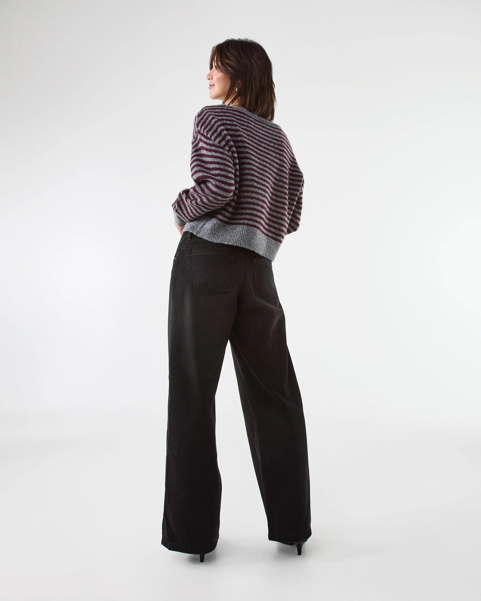 4 Low Rise Wide Leg Jeans Black Wash, 4 of 8