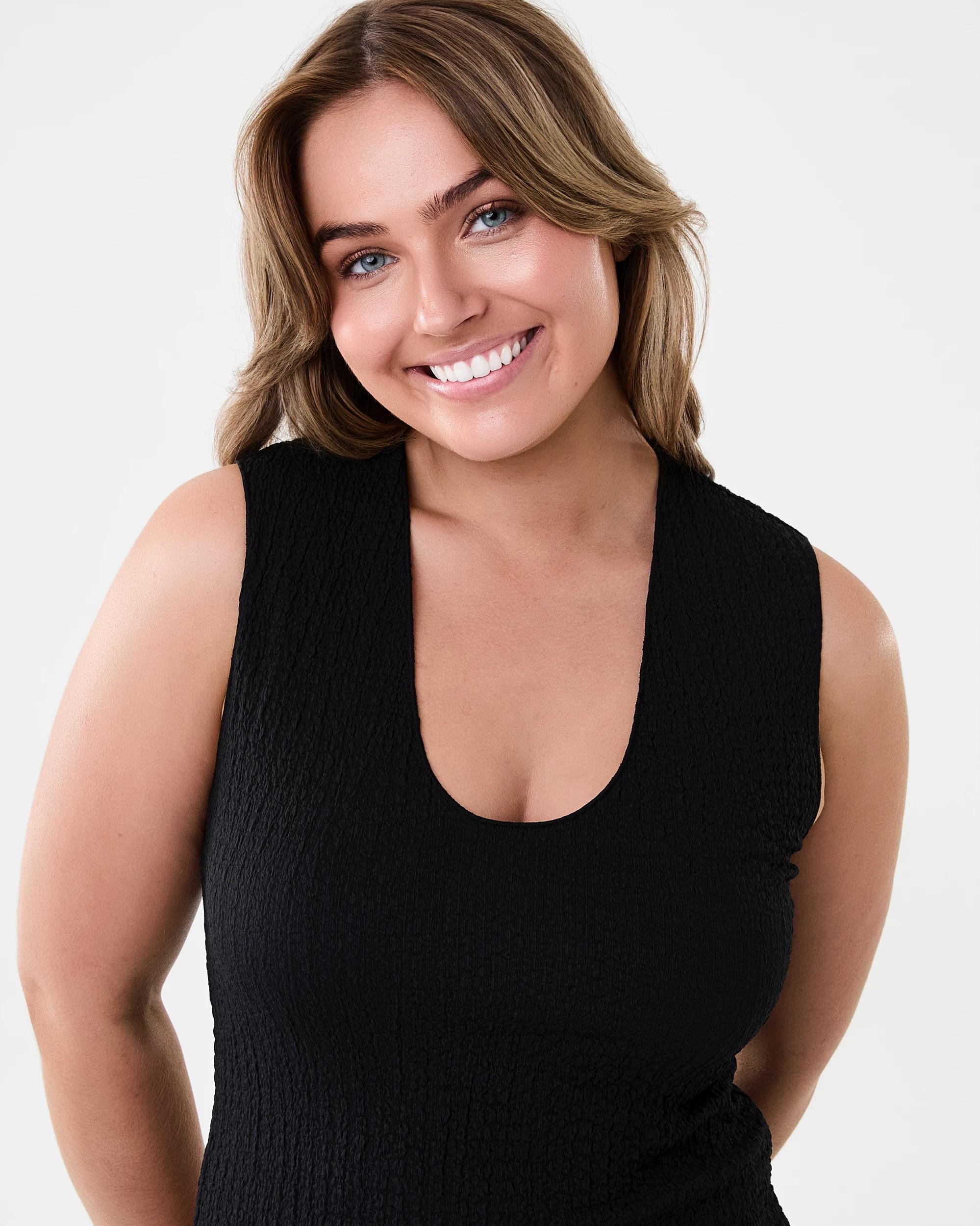 4 Sleeveless Textured Scoop Tank Black, 4 of 7