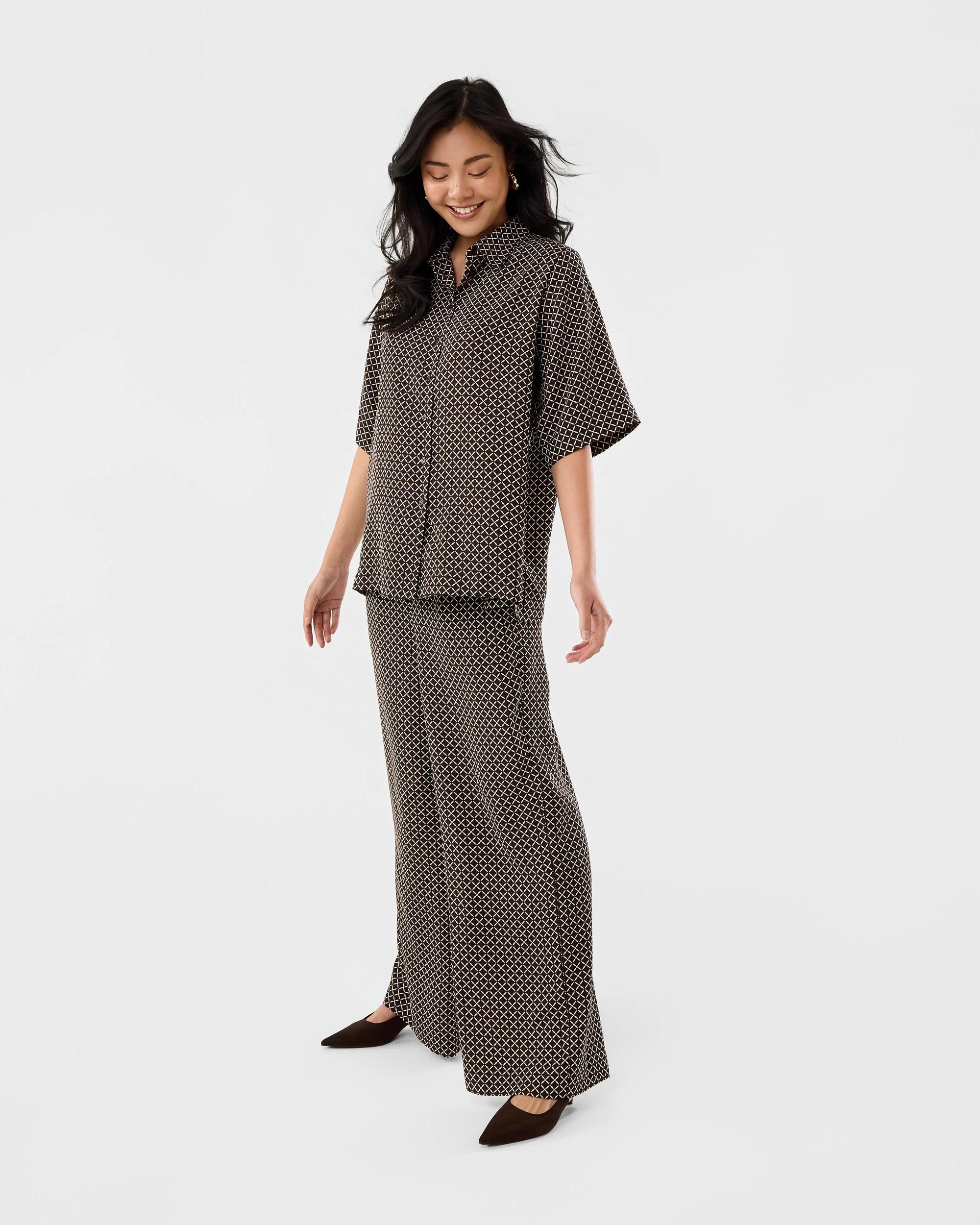 3 Short Sleeve Relaxed Print Shirt Mono Tile, 3 of 9