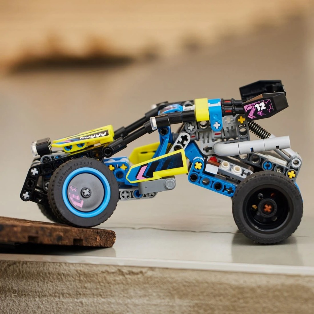 9 LEGO Technic Off-Road Race Buggy 42164, 9 of 11