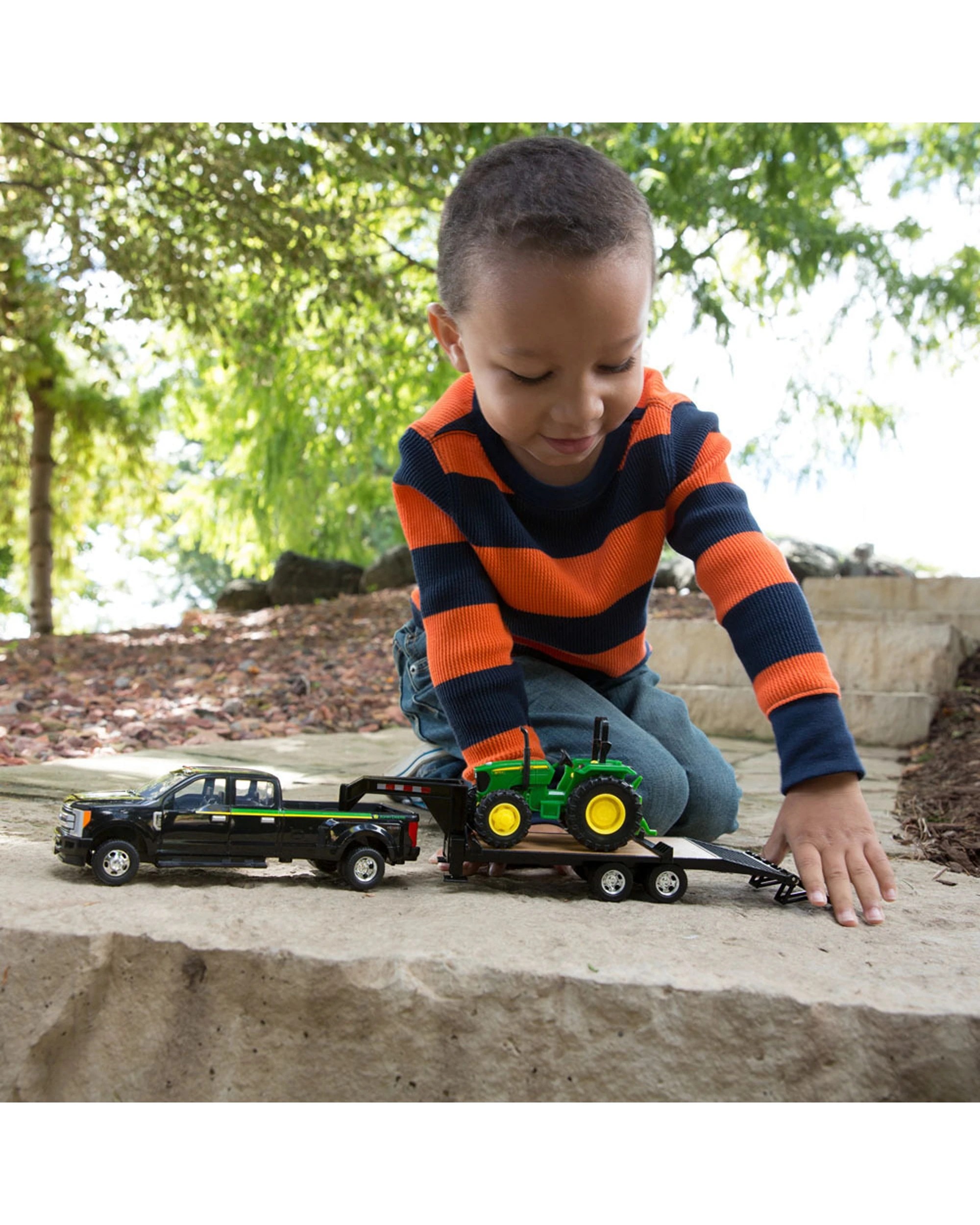 2 John Deere Ford F350 Pickup Truck Ute With Gooseneck Trailer And Tractor 3 Years Plus - Green, 2 of 3