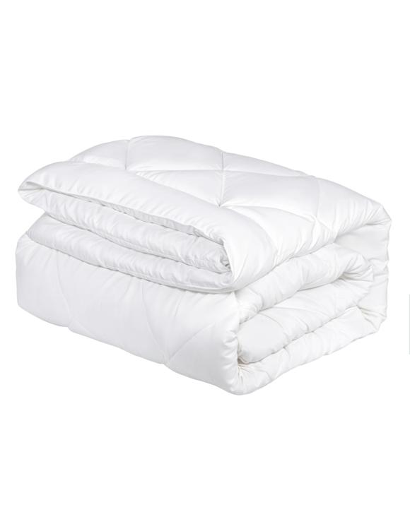 Hacienda Microfiber/Bamboo Blend, Hypoallergenic & Antibacterial Quilt - Queen