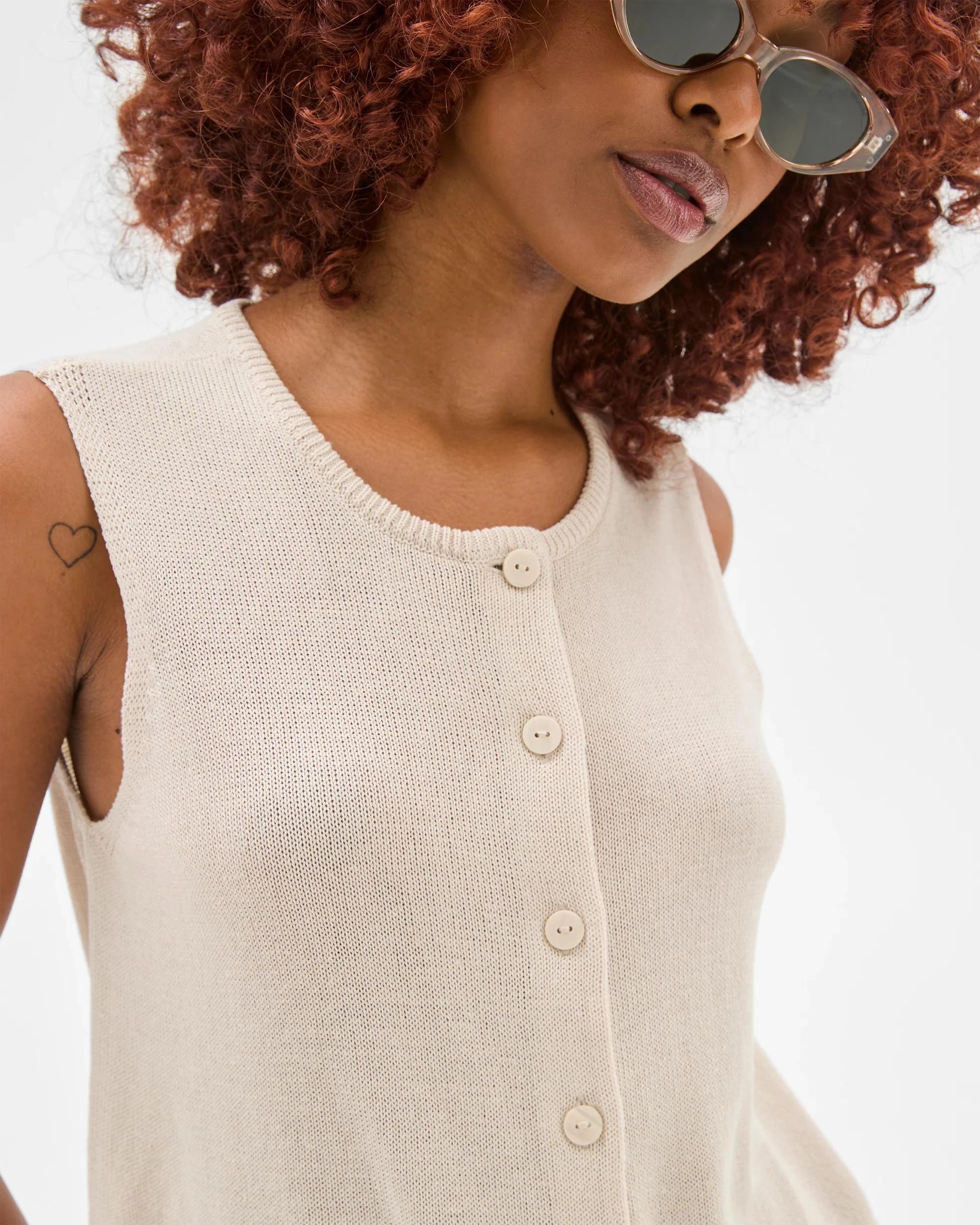 6 Target Petites Button Front Knit Vest PUMICE STONE, 6 of 6