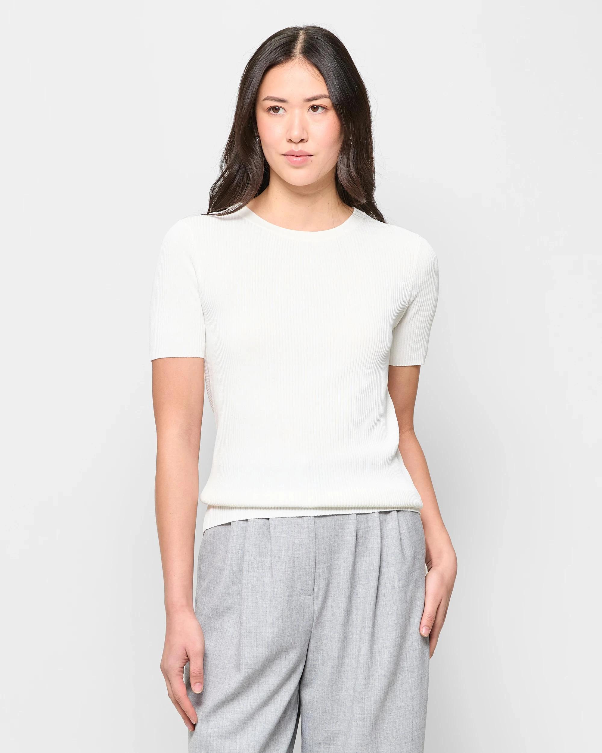 1 Ultimate Knit T-Shirt - Preview CLOUD DANCER, 1 of 5