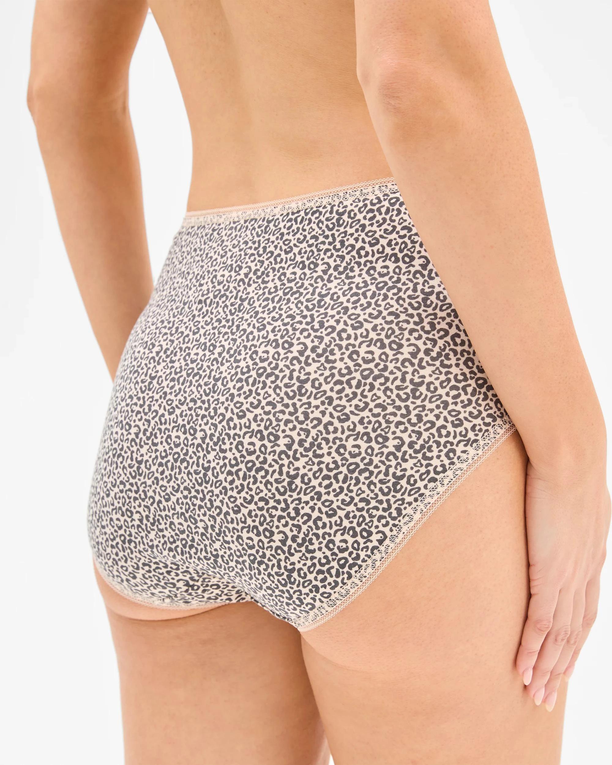 3 Target Woman Australian Cotton Womens Full Briefs 5 Pack LEOAPARD & HEARTS, 3 of 5