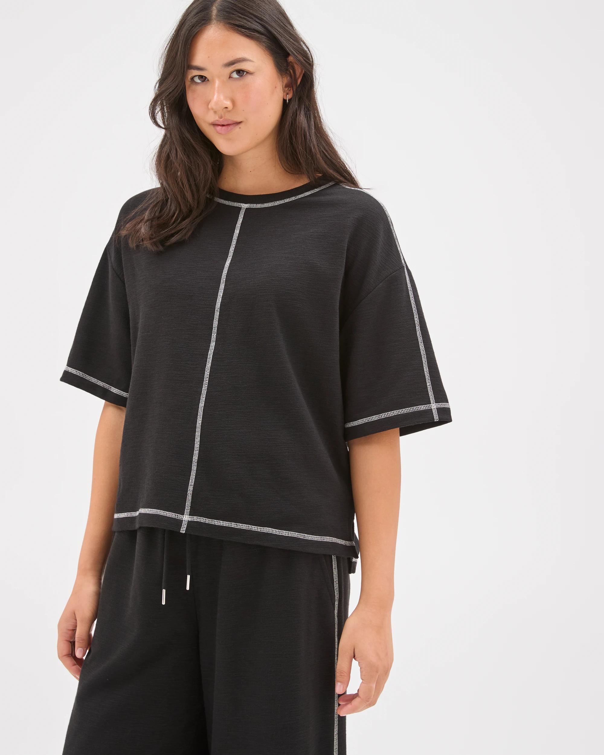 1 Target Woman Textured T-Shirt with Contrast Seams BLACK, 1 of 7