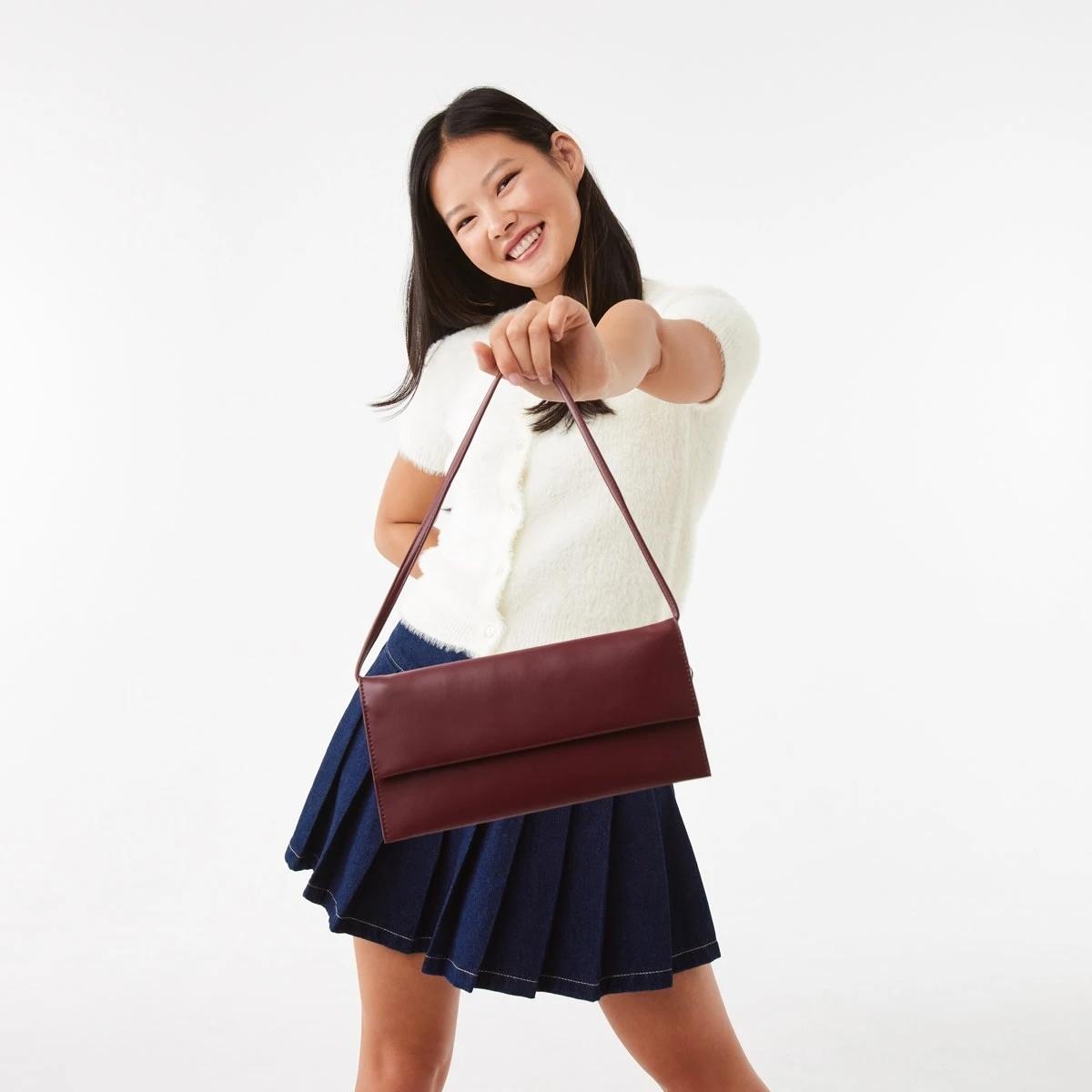 5 3 Pocket Shoulder Bag Crimsn Red, 5 of 7
