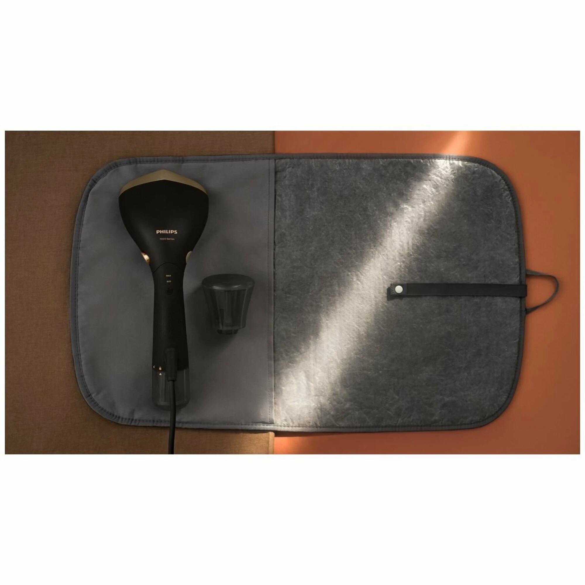 4 Philips 7000 Series Handheld Garment Steamer Black, 4 of 5