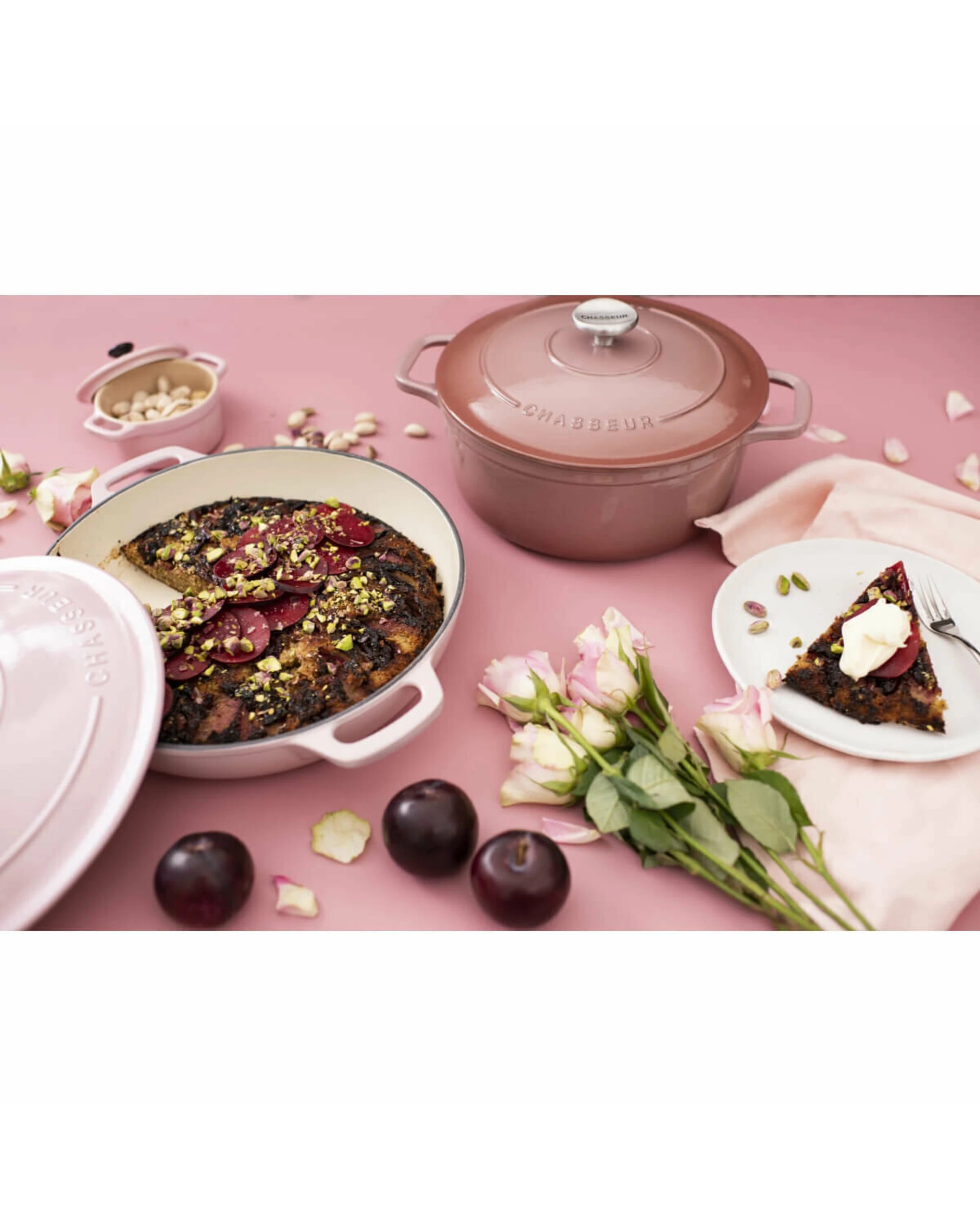 1 Chasseur 30cm 2.5L Low Round Casserole Rosewood, 1 of 1