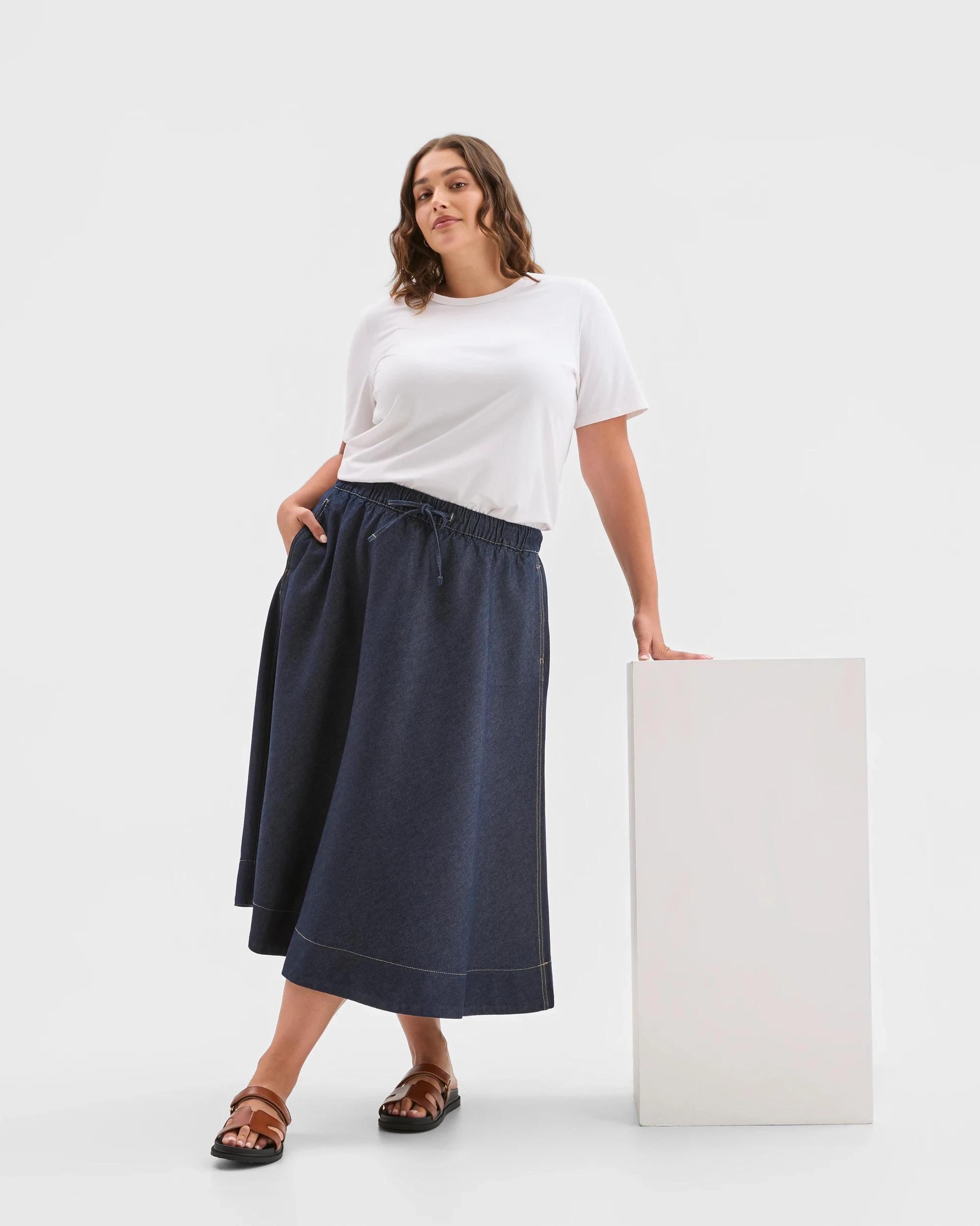 3 Target Curve Plus Size Denim Pull On Midi Skirt RINSE, 3 of 5