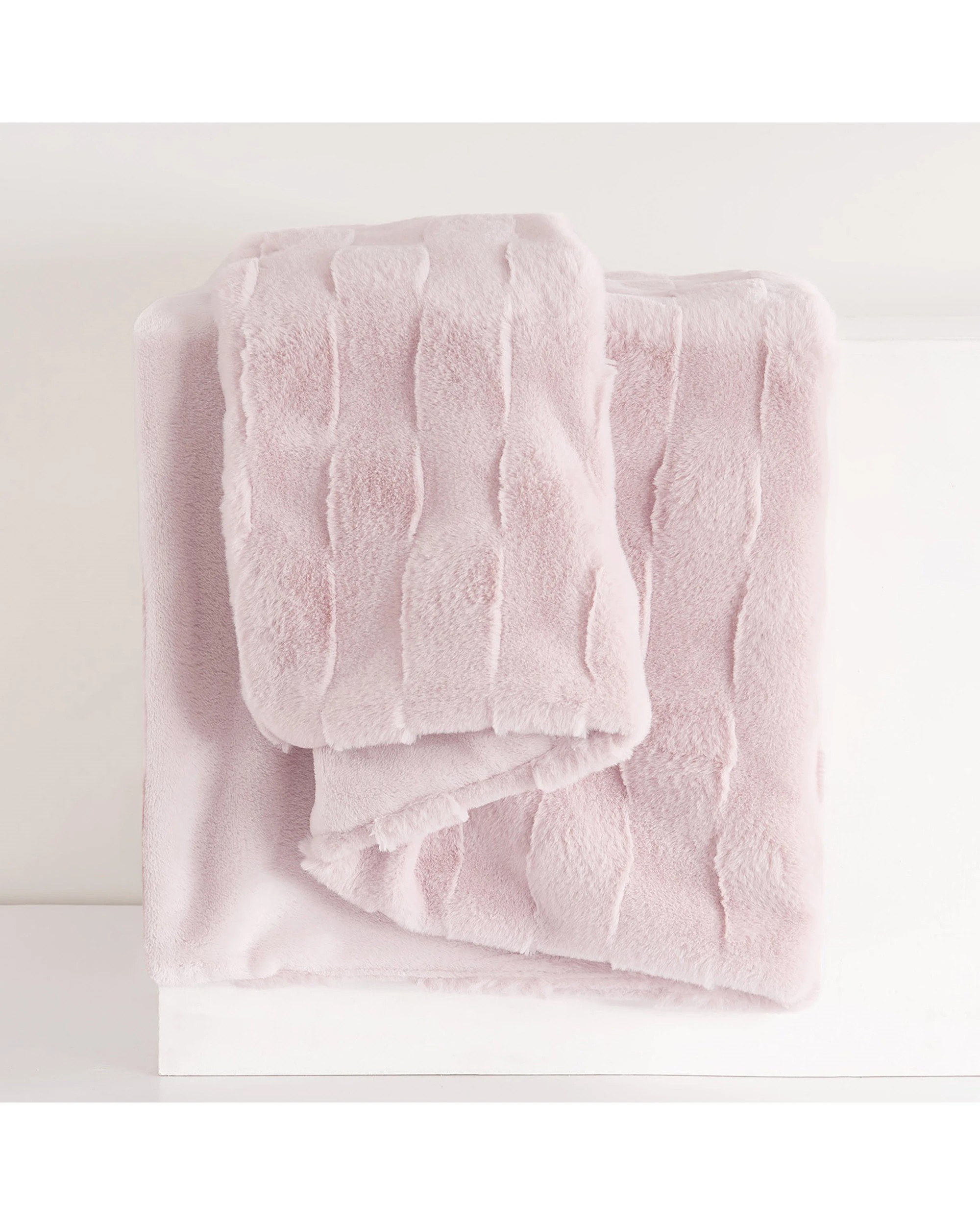 2 Dreamaker Basketweave Faux Fur Throw Blanket 130x170cm - Blush Pink, 2 of 6
