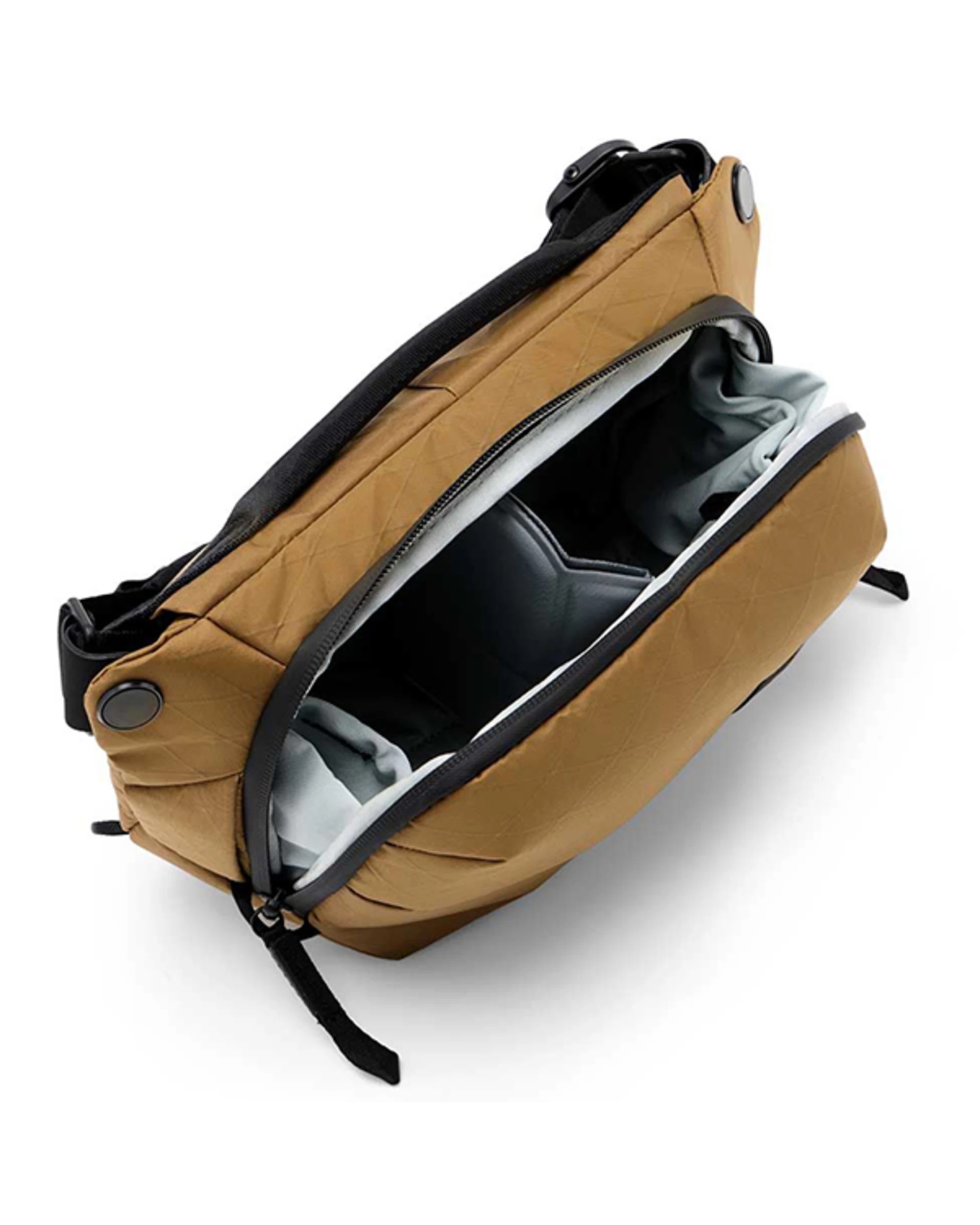 2 Peak Design Everyday Sling 3L v2 - Coyote, 2 of 4