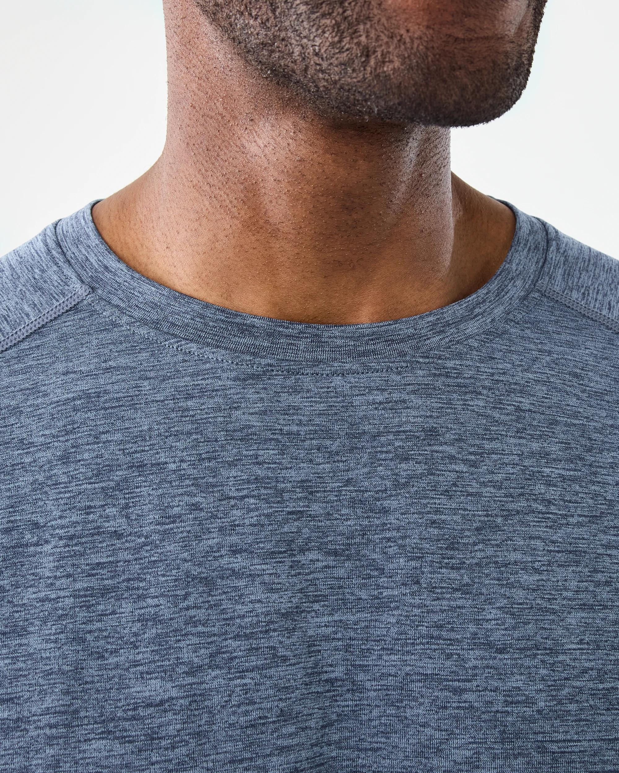 5 Active Mens Movement Seamfree T-shirt Blu Luna, 5 of 6