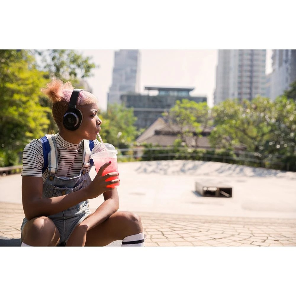 9 JBL Live 770 Wireless On-Ear Headphones Black, 9 of 10