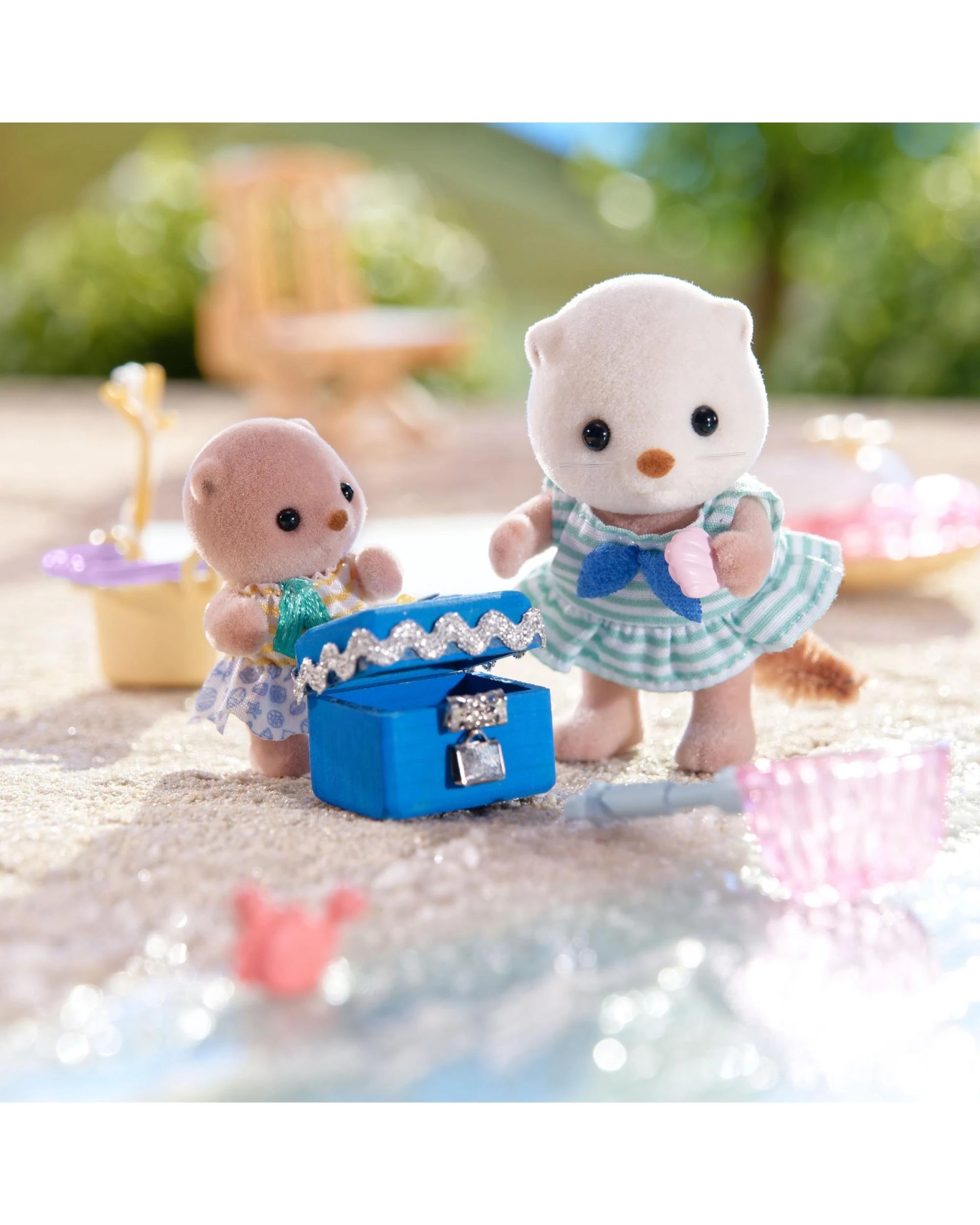 8 Sylvanian Families Sea Otter Sisters Splashy Snorkel Set, 8 of 9