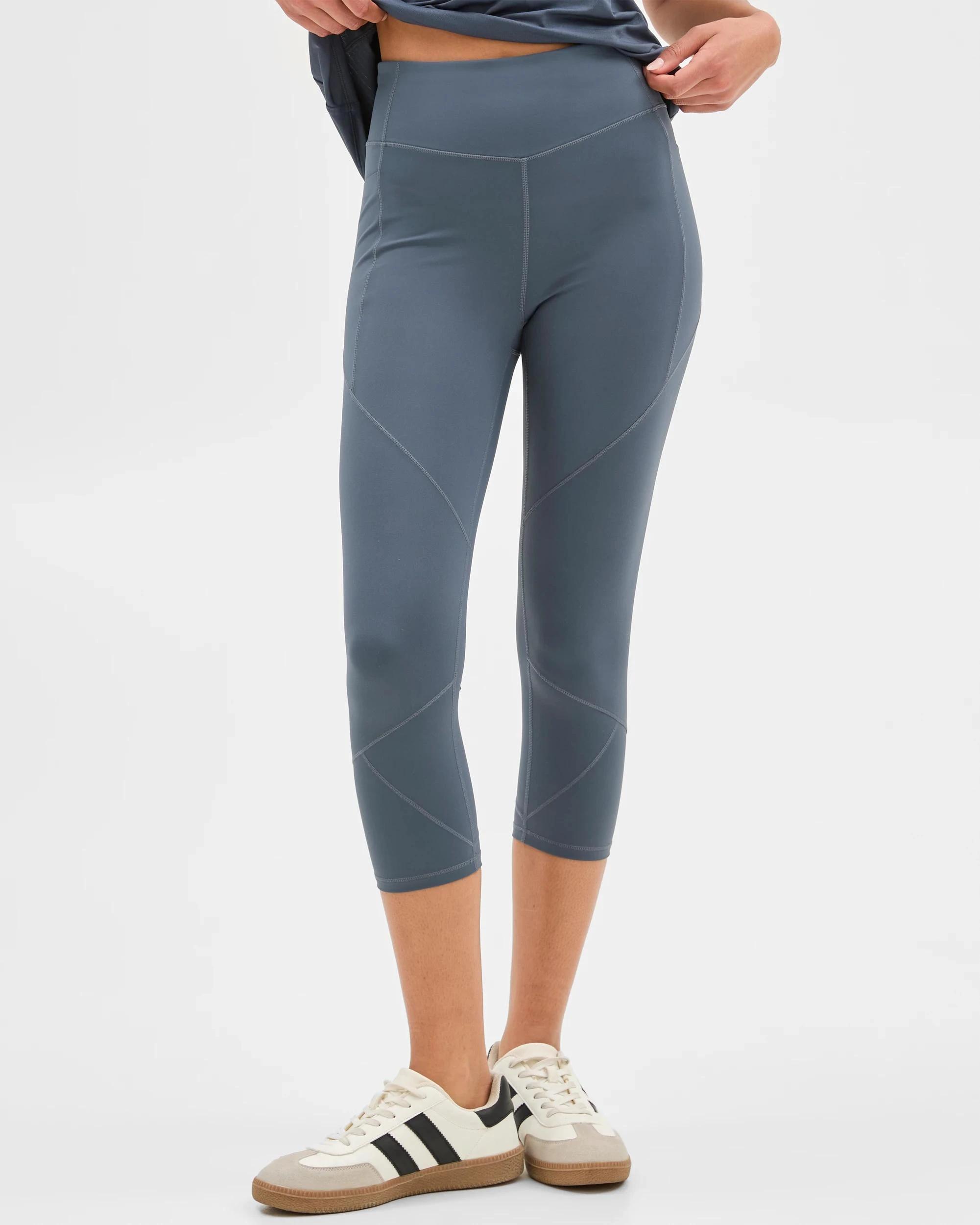 2 Target Active Infinity Sculpt High Rise 3/4 Length Tights SMOKE, 2 of 6